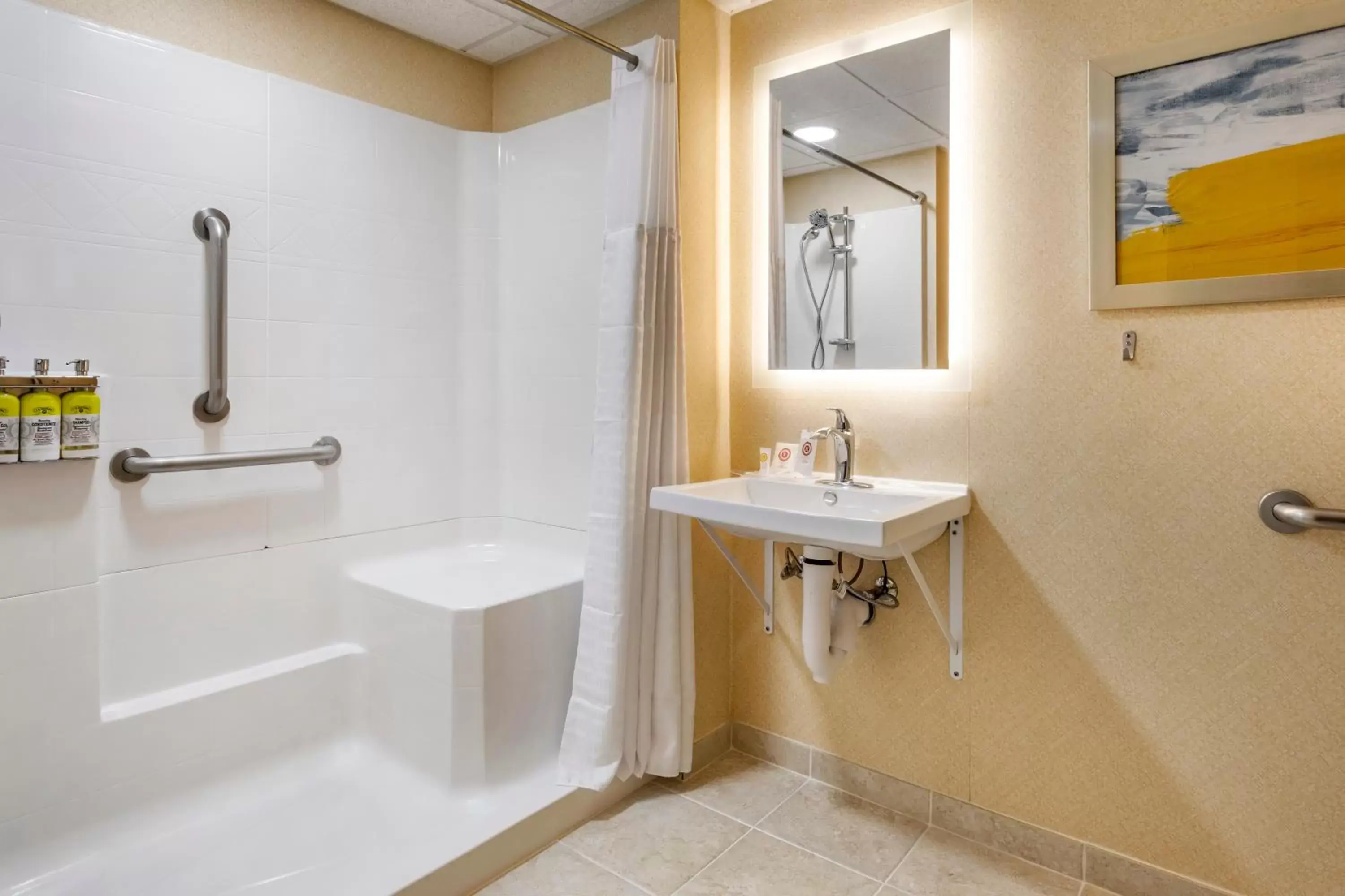 Bathroom in Comfort Inn Paramus - Hackensack