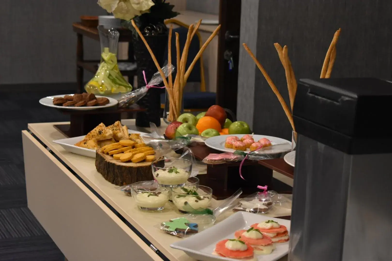 Food and drinks in Rhiss Hotel Bostanci Food and drinks in Rhiss Hotel Bostanci