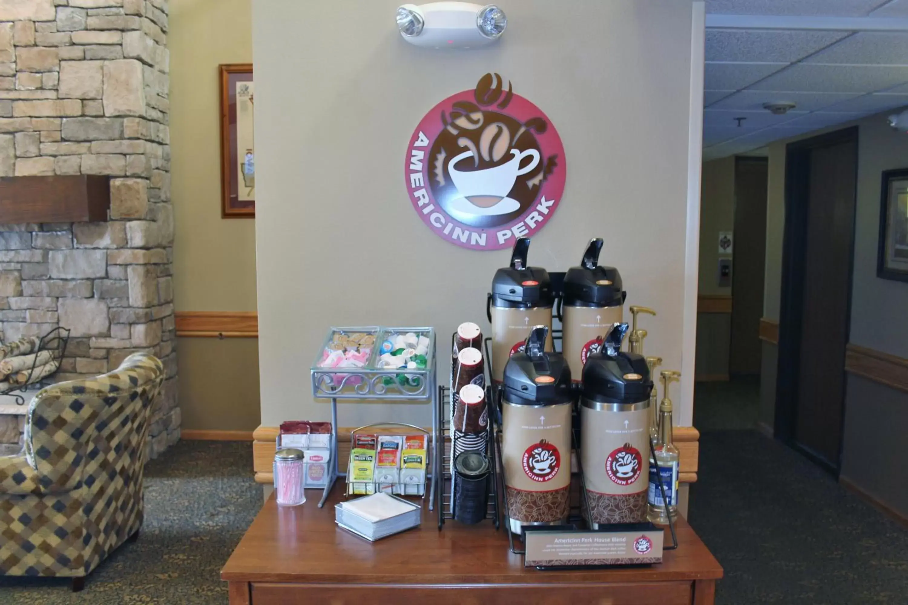 Coffee/tea facilities in AmericInn by Wyndham Cedar Rapids Airport