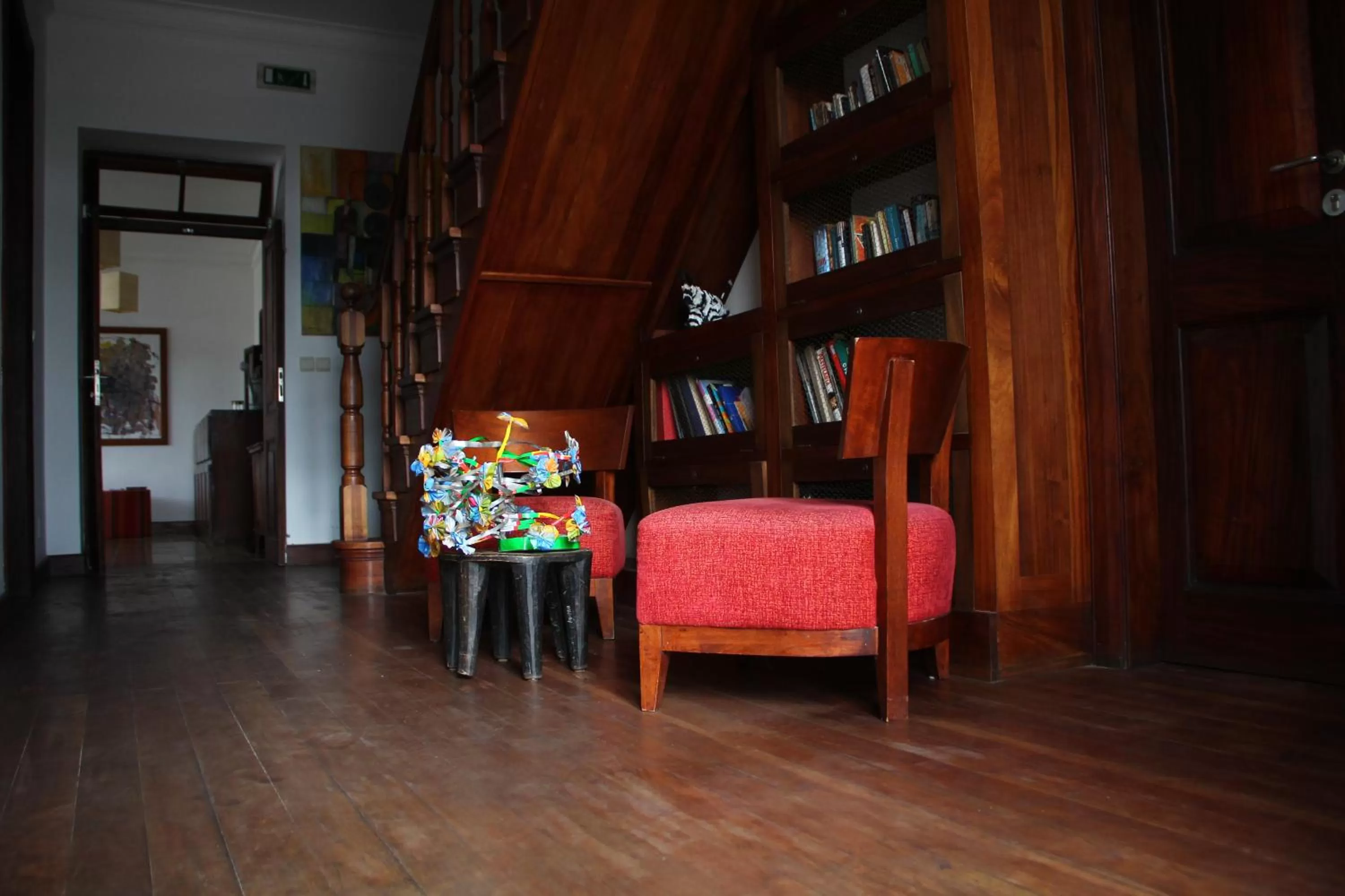 Library in Casa Café Mindelo