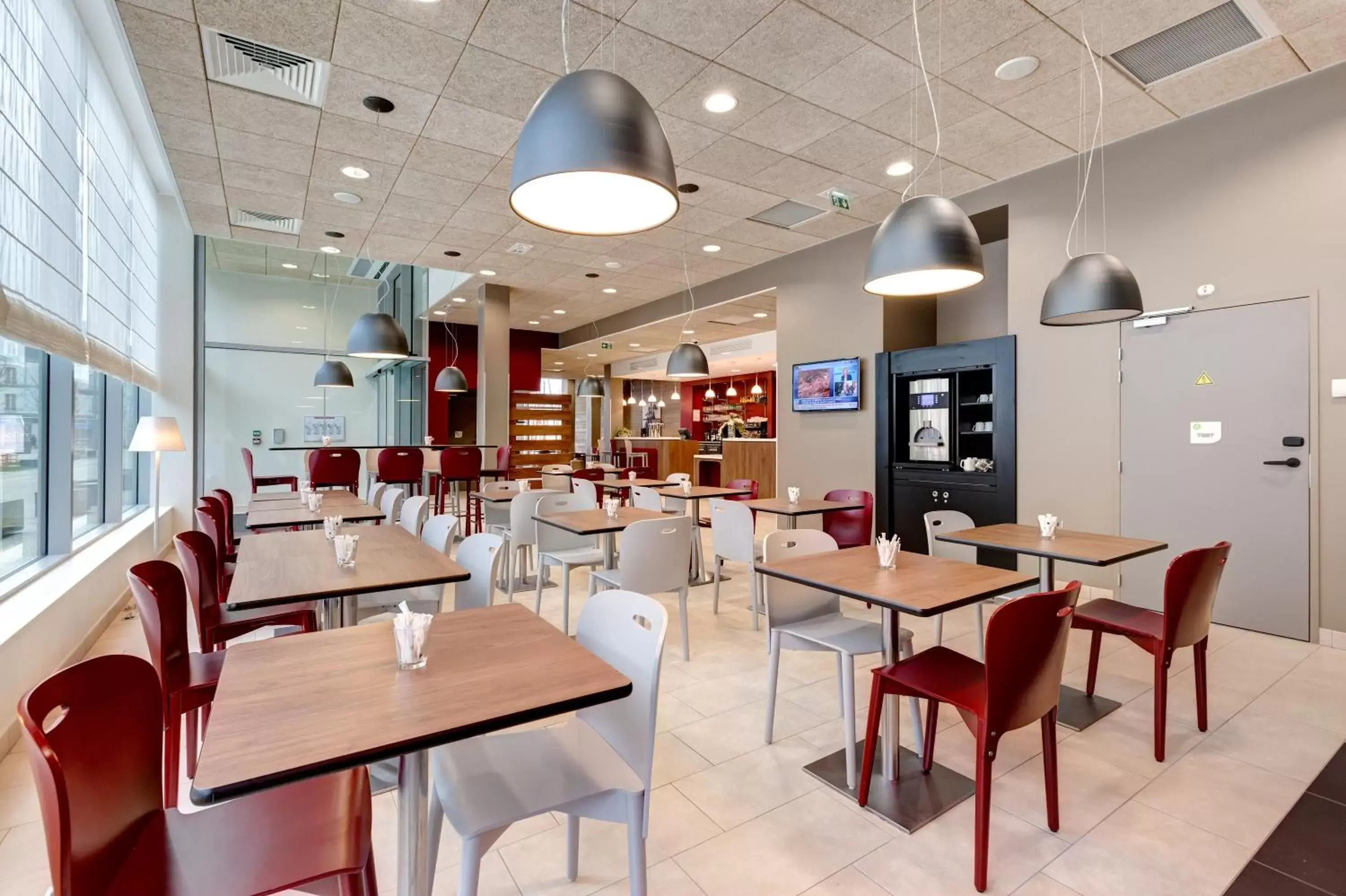 Restaurant/Places to Eat in Campanile La Roche Sur Yon Centre Gare