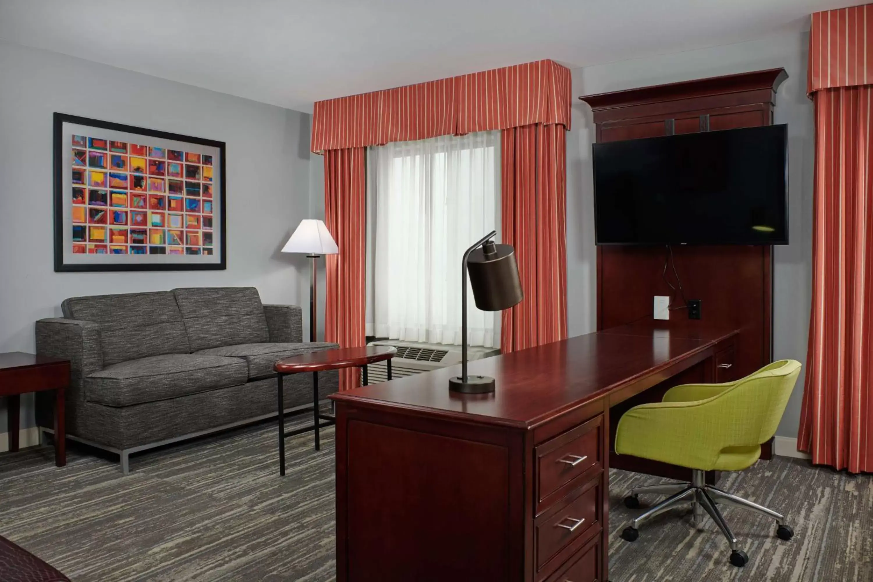 Bedroom, Seating Area in Hampton Inn & Suites Denver/Highlands Ranch