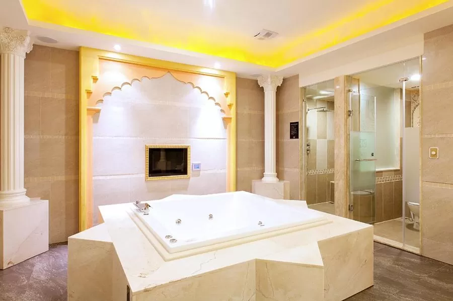Bathroom in Discovery Motel - Yanping