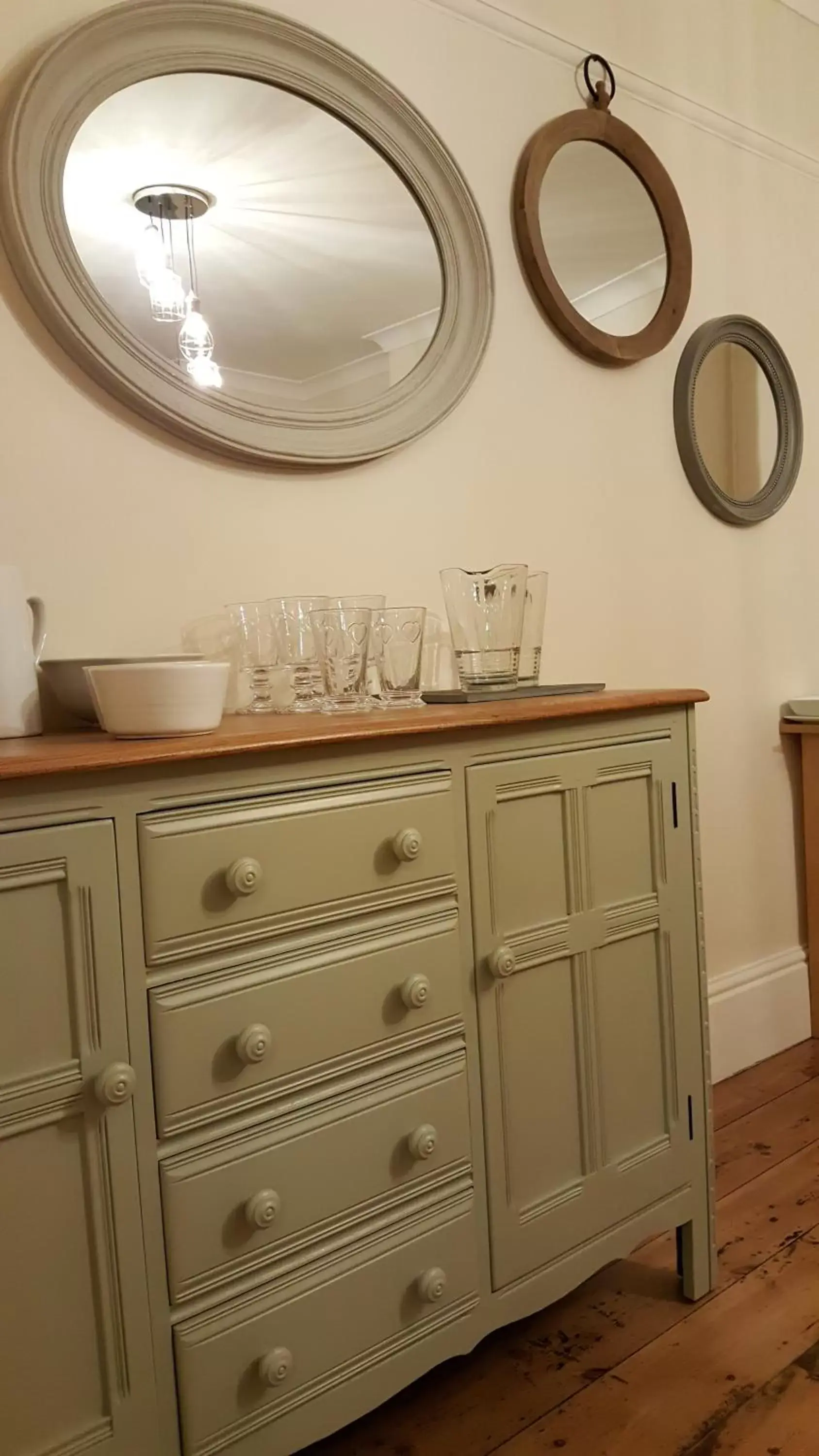 Dining area in Schooner Point Guest House