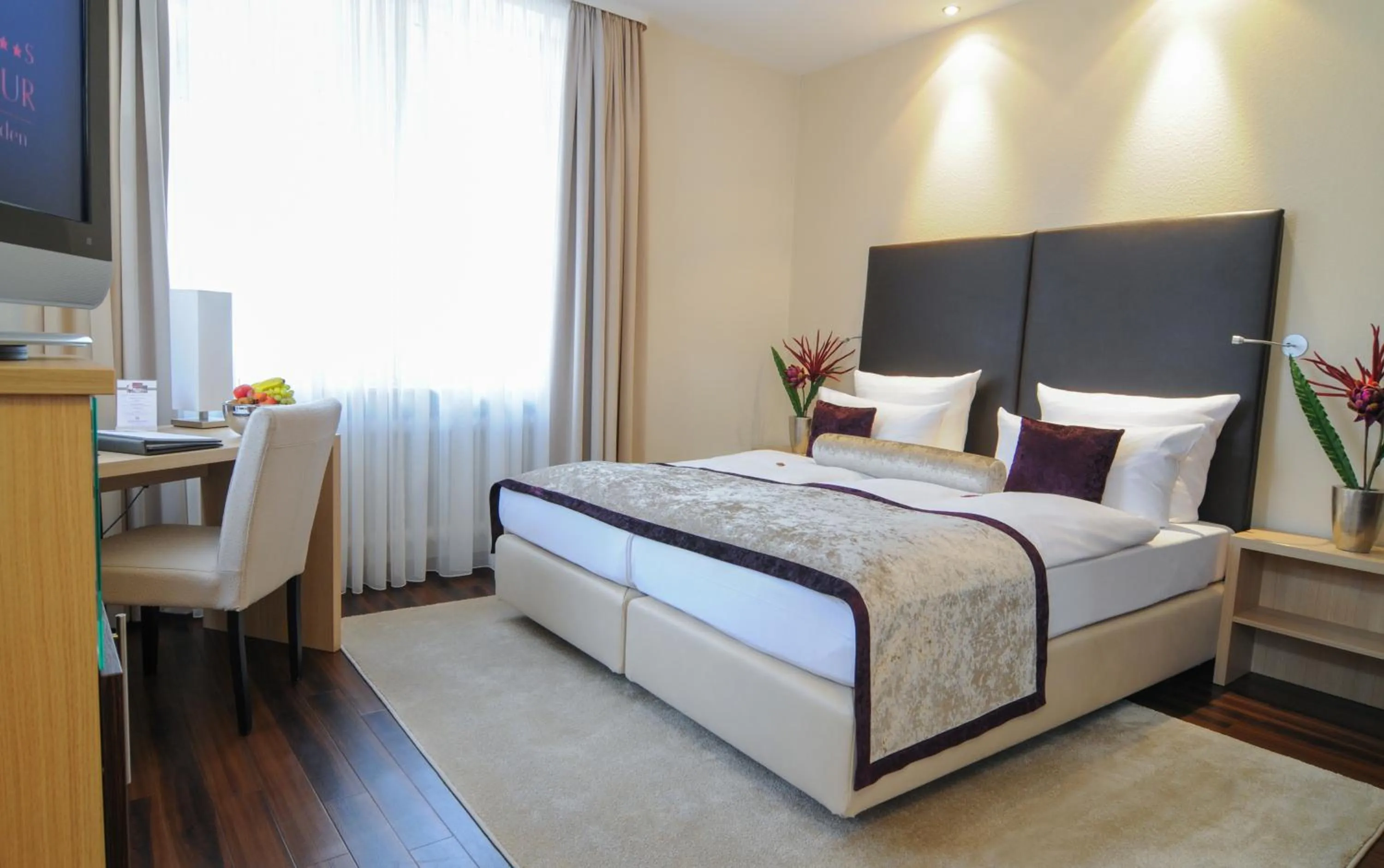 Photo of the whole room, Bed in Hotel Merkur - Superior