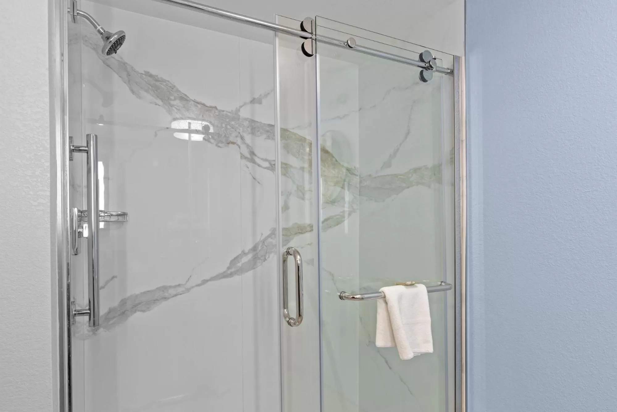 King Studio with Roll In Shower - Disability Access/Non-Smoking in Country Inn & Suites by Radisson, Savannah Airport, GA