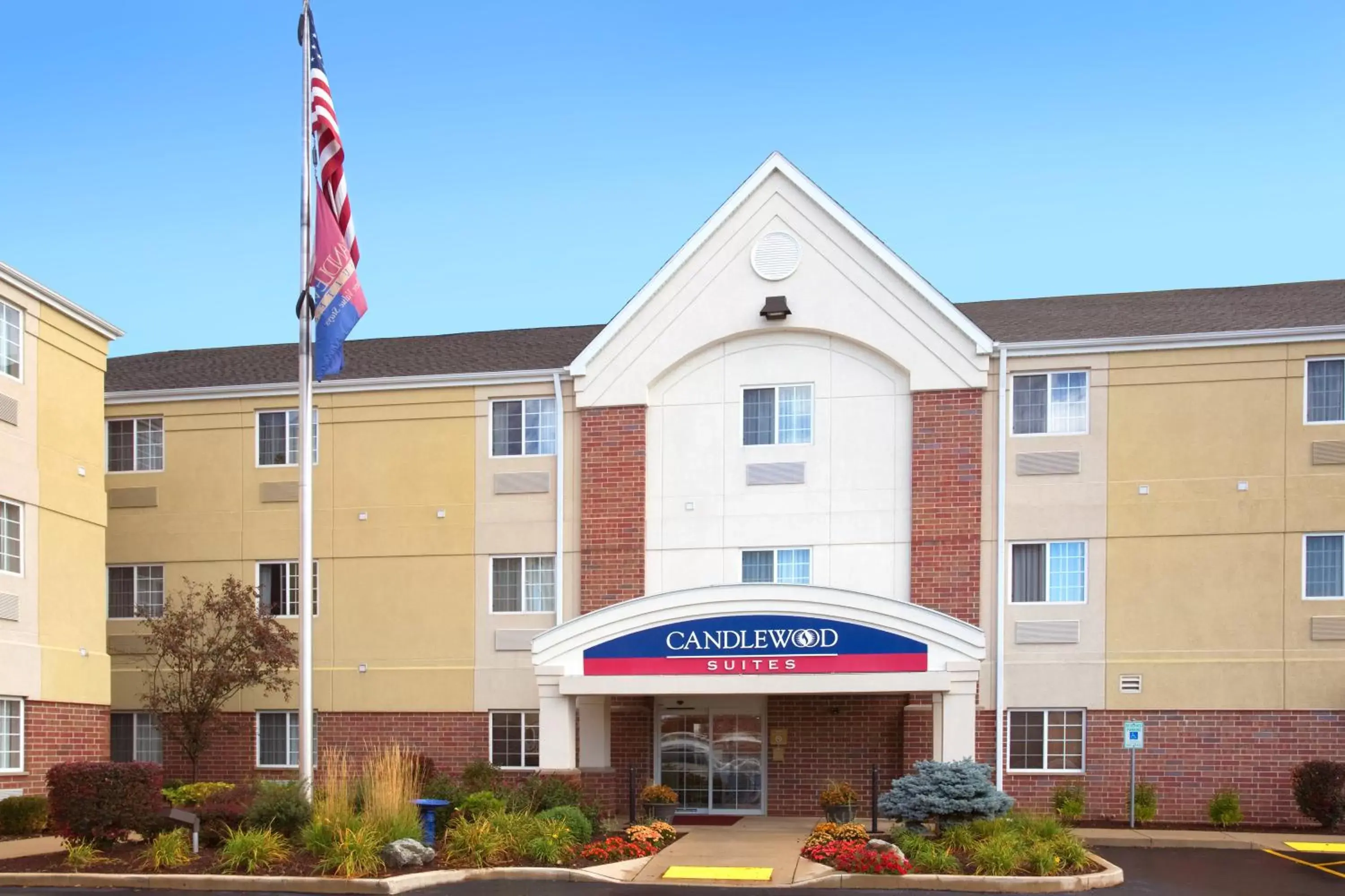 Property Building in Candlewood Suites Kenosha, an IHG Hotel