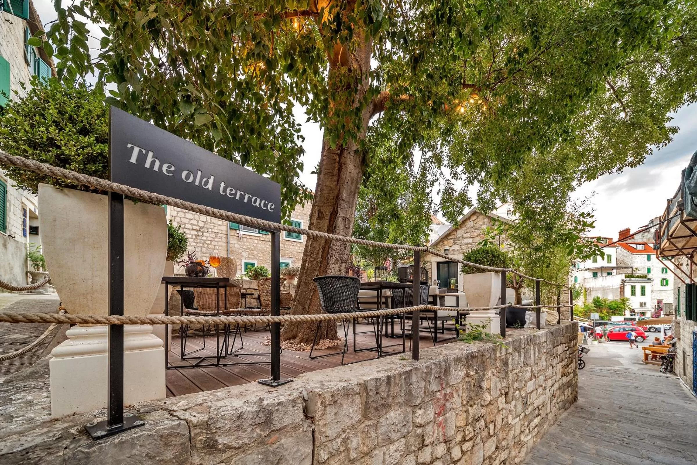 Restaurant/places to eat in Heritage Hotel 19