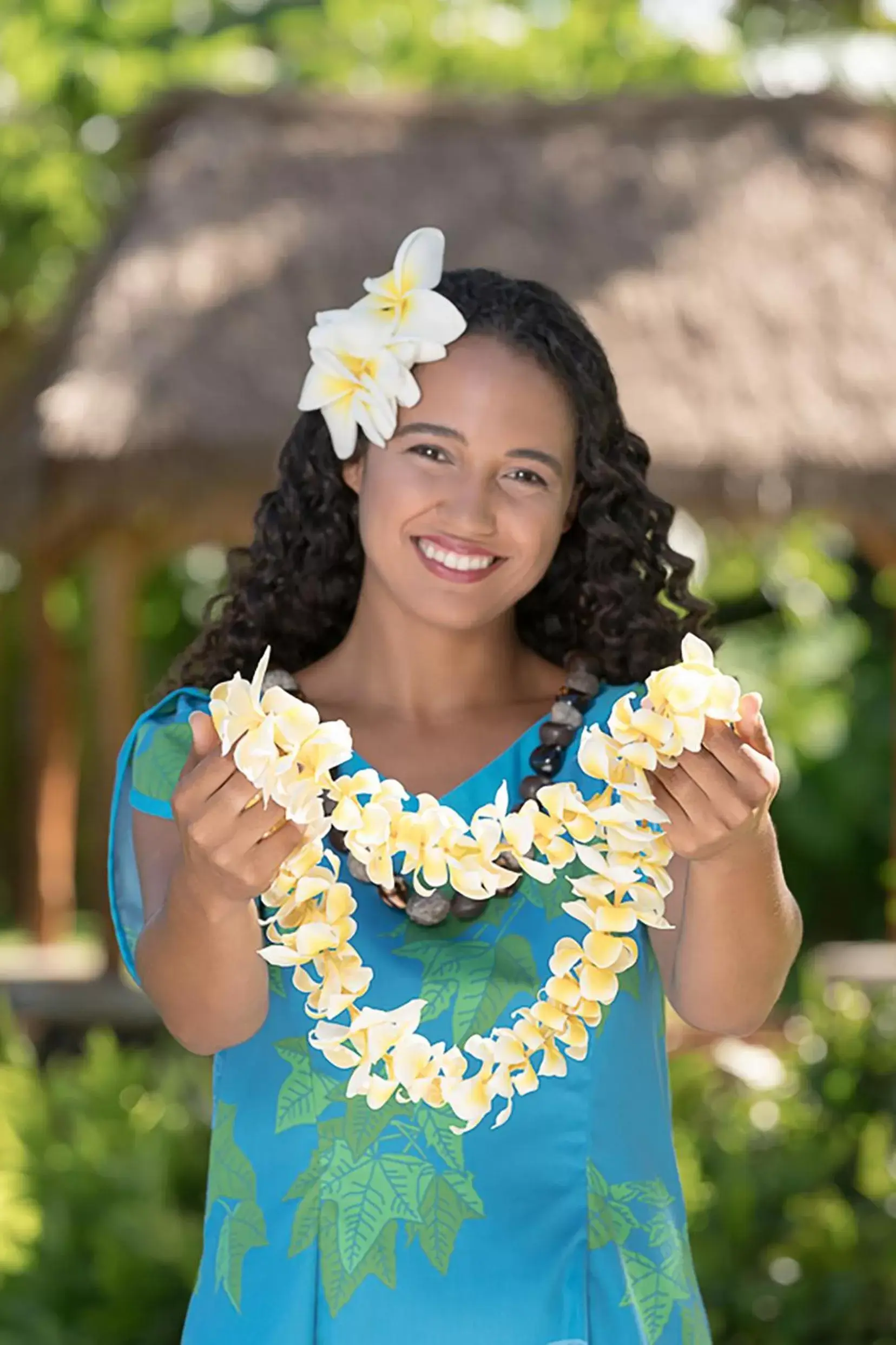 Staff, Children in OUTRIGGER Kāʻanapali Beach Resort