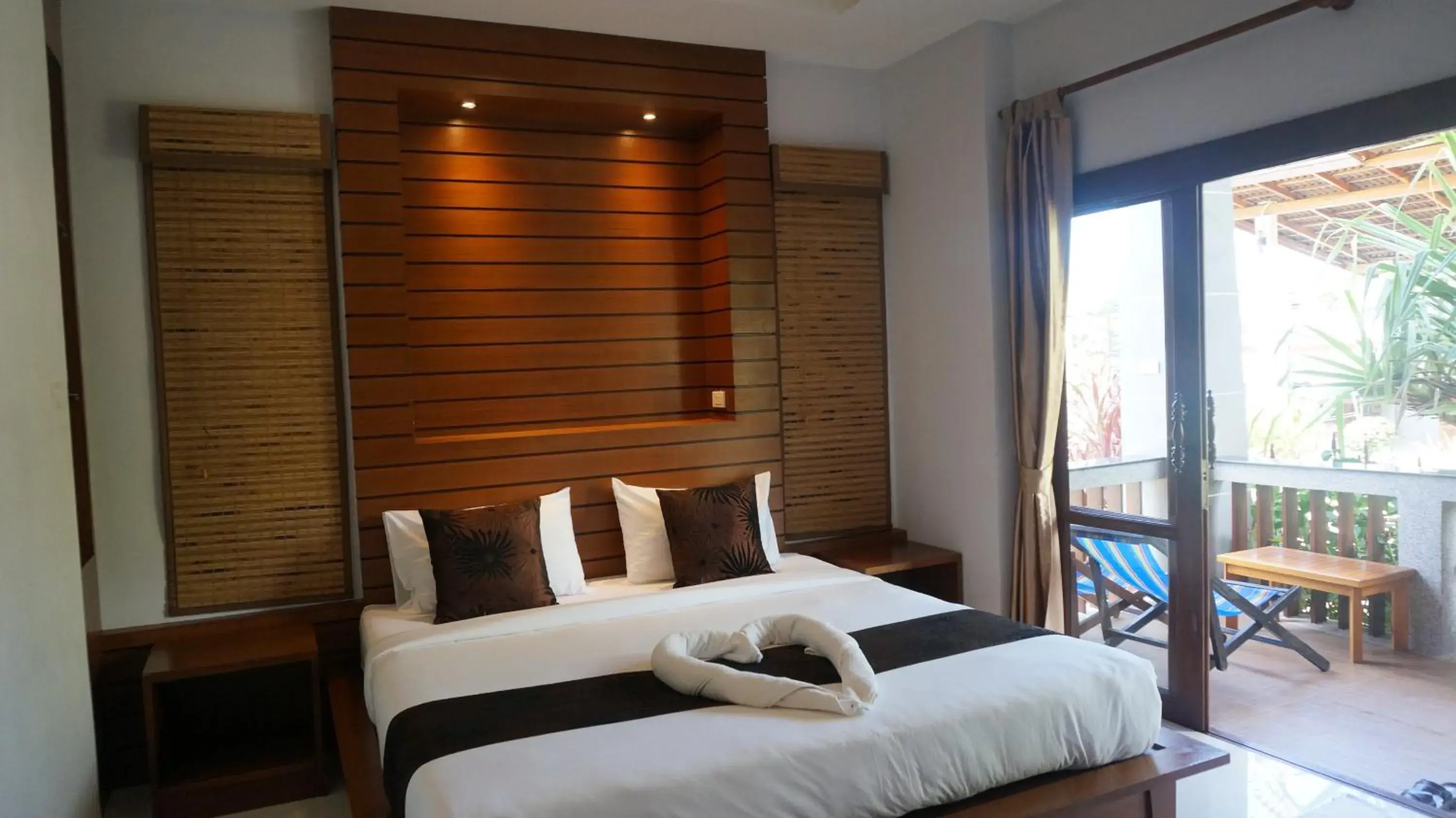 Day, Bed in Lanta Intanin Resort - SHA Extra Plus