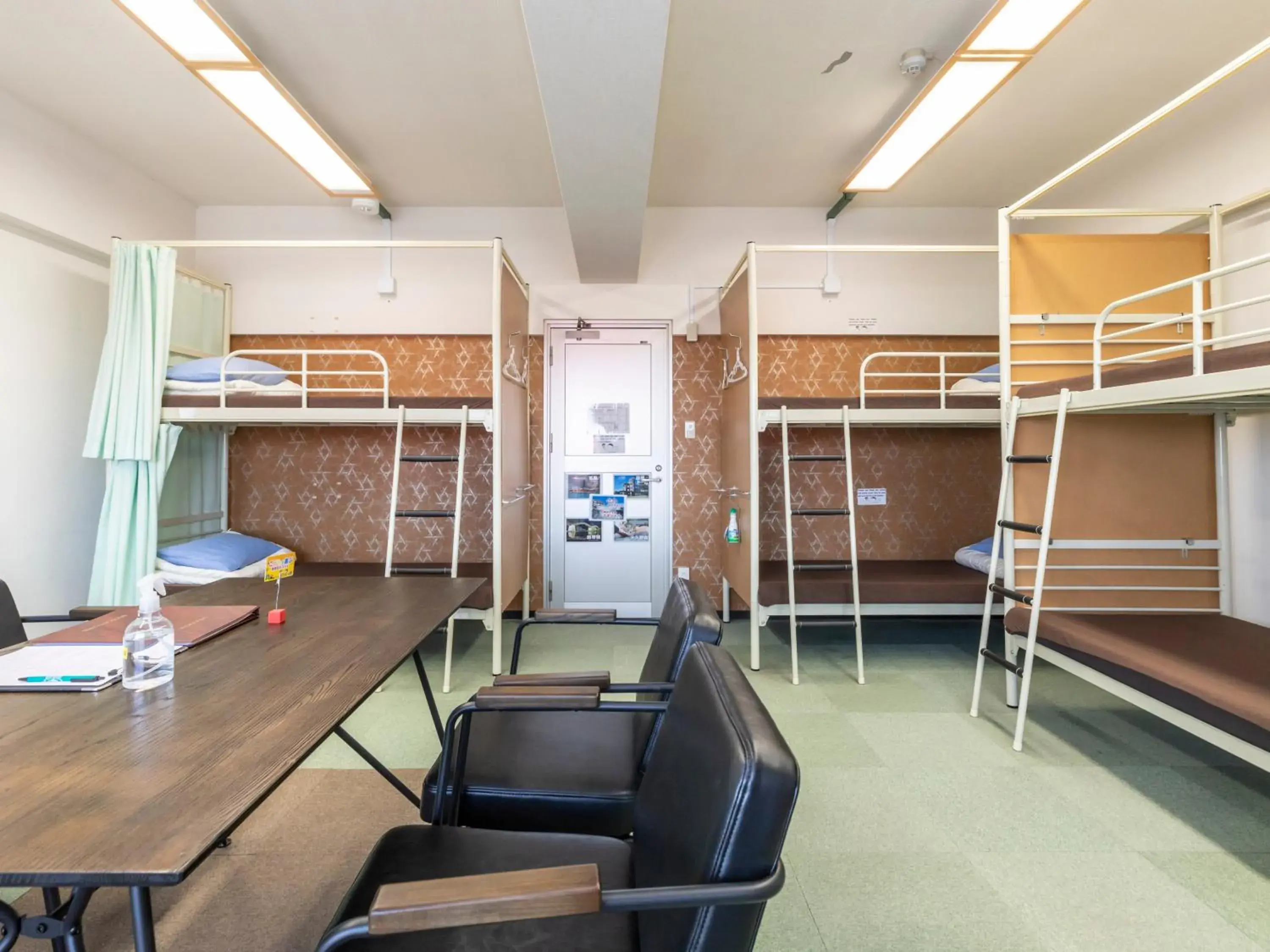 bunk bed in Omotenashi Hostel Miyajima