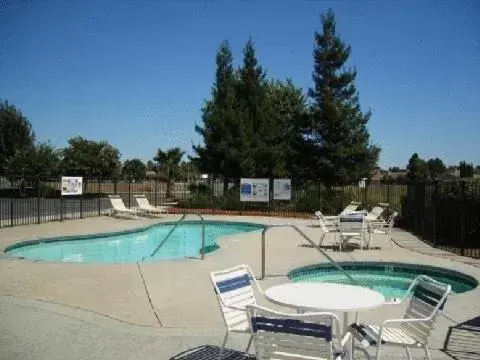 Swimming Pool in Motel 6-Dixon, CA