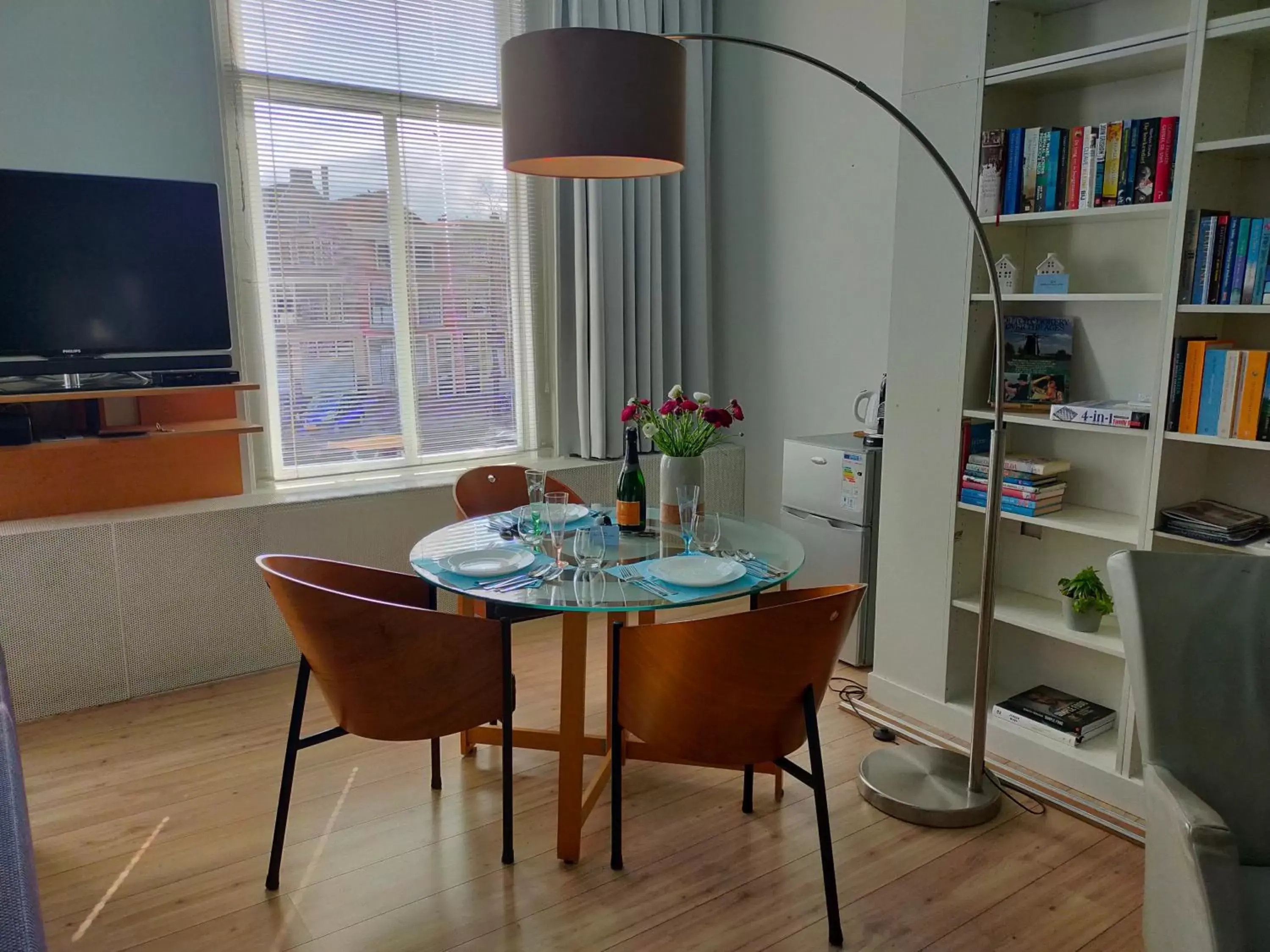 Dining Area in B&B Hart van Leiden