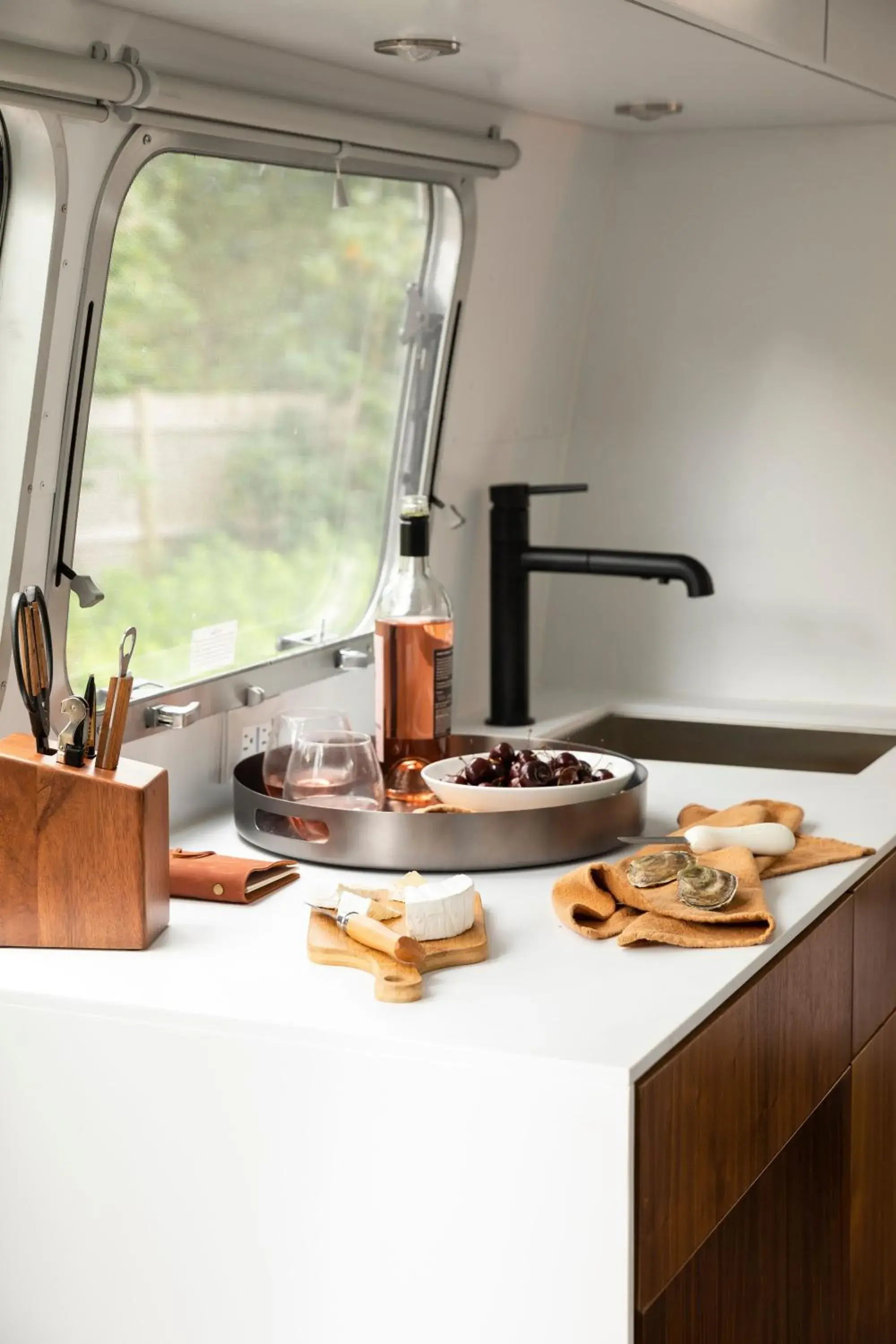 Kitchen or kitchenette in AutoCamp Joshua Tree