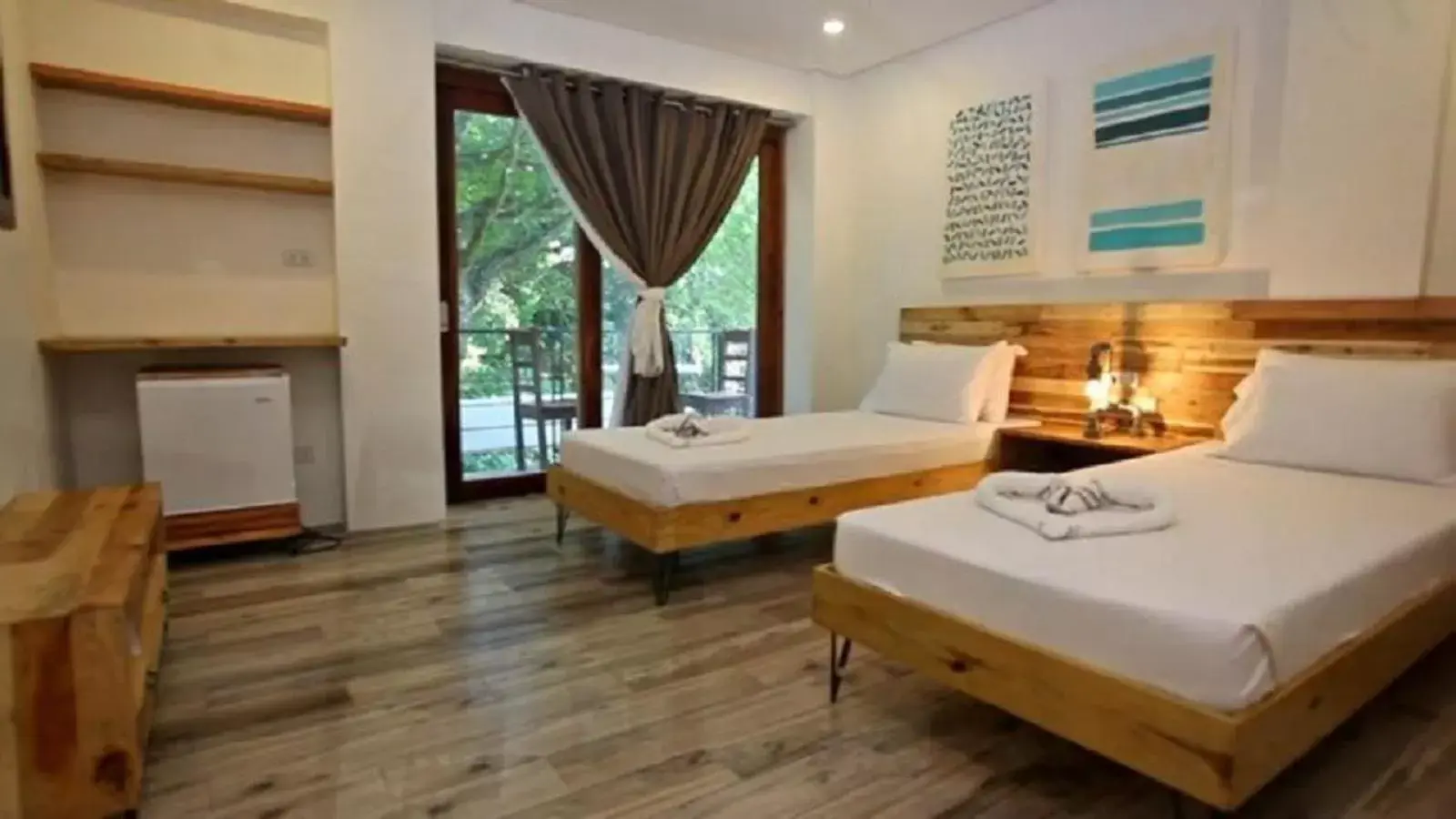 Bedroom, Bed in Blue Lagoon Inn & Suites