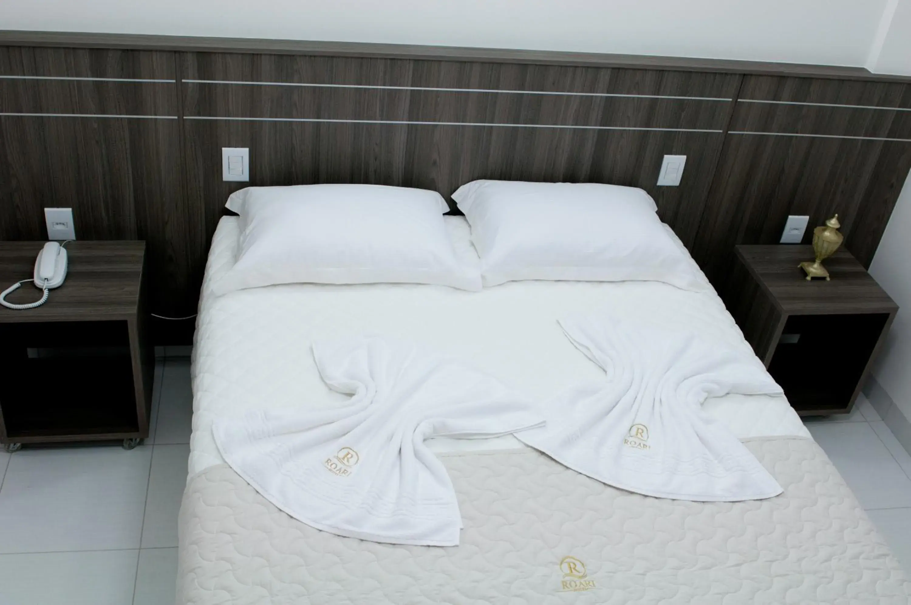 Bed in Hotel Roari