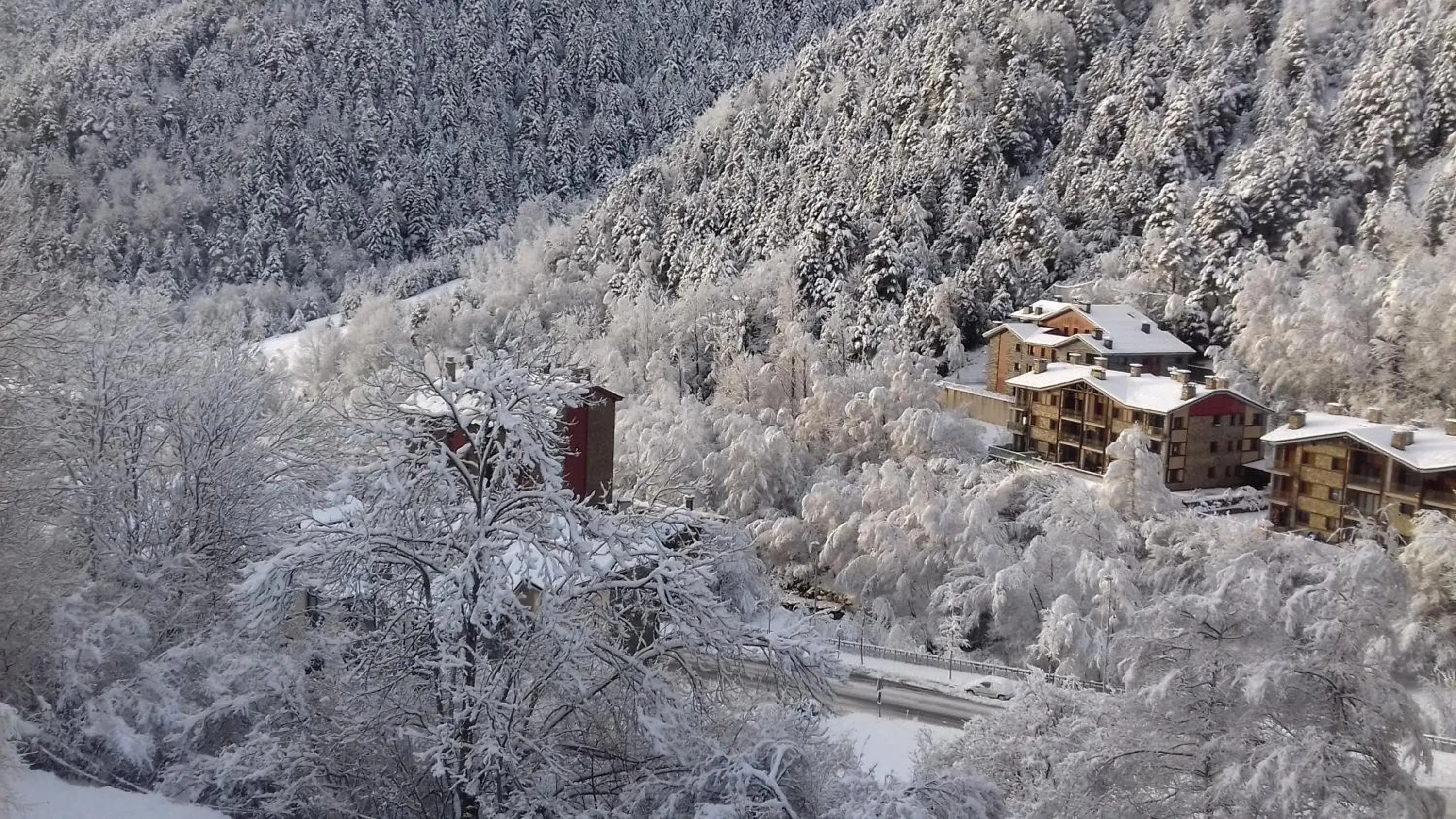 Mountain view, Winter in Xalet Besolí