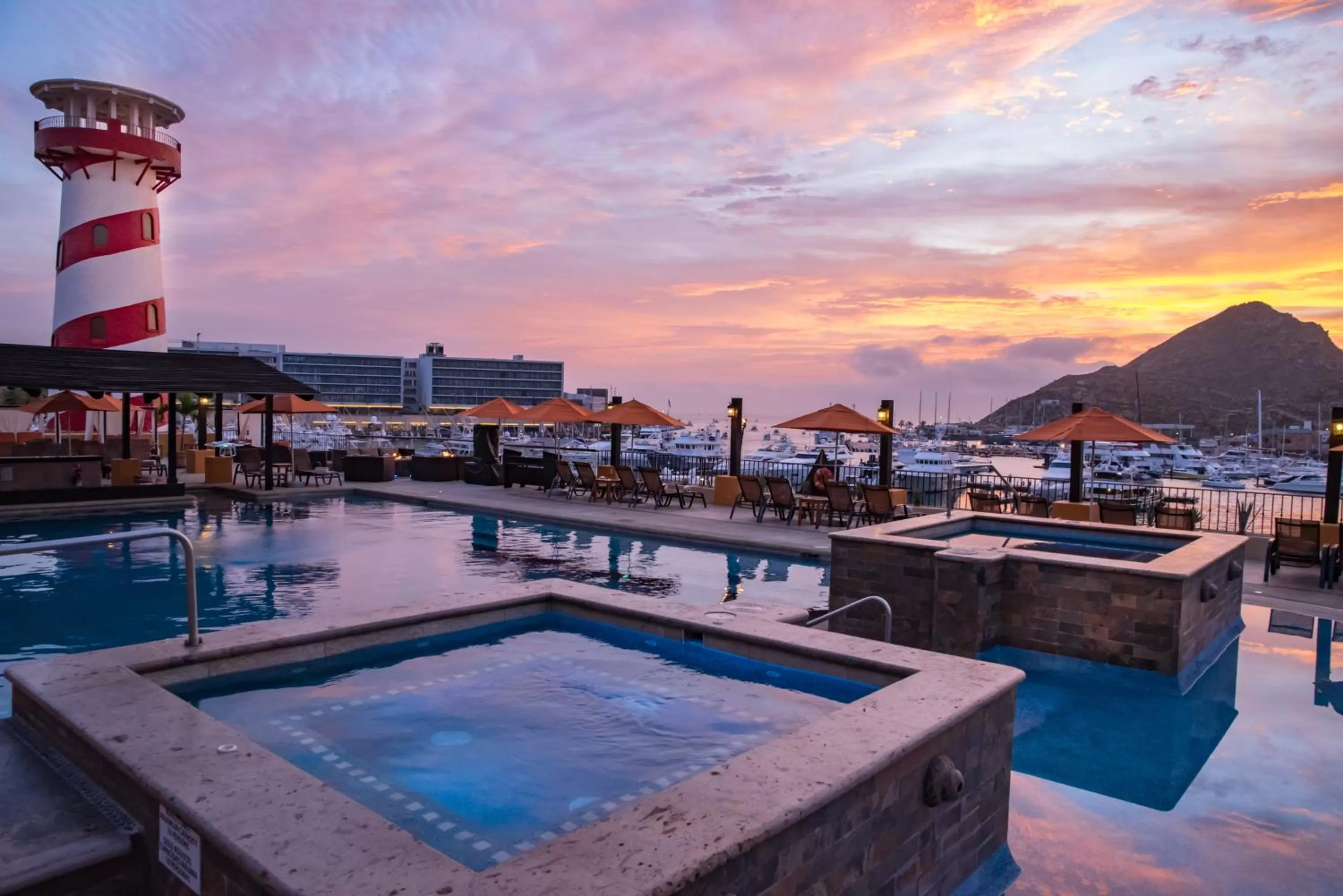 Swimming pool in Hotel Tesoro Los Cabos