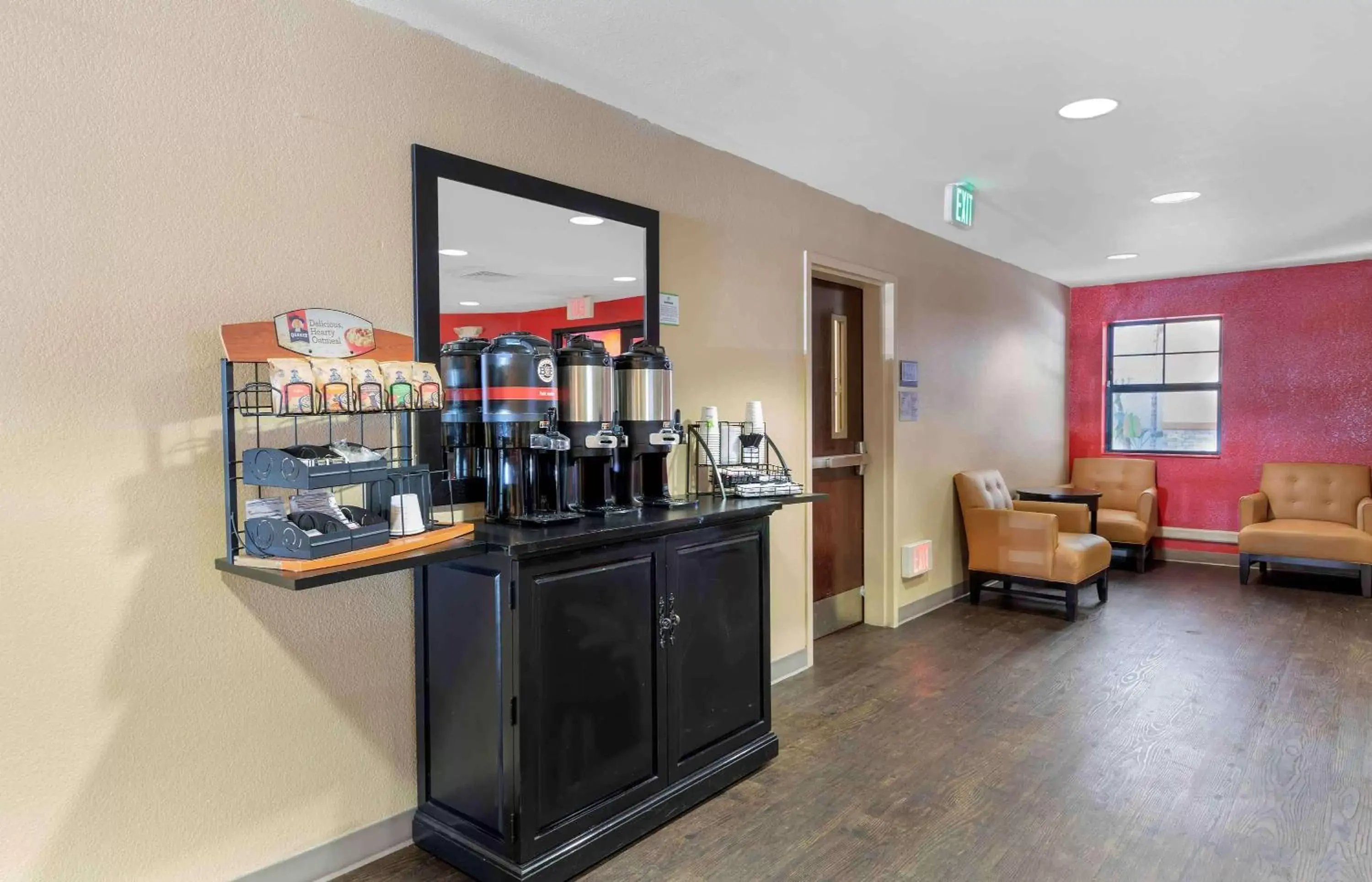 Lobby or reception in Extended Stay America Suites - Orange County - Anaheim Convention Center