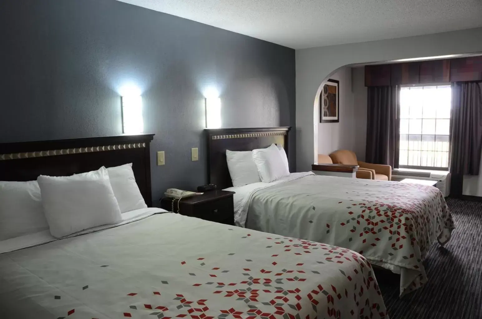 Bed in Gateway Inn Bed in Gateway Inn