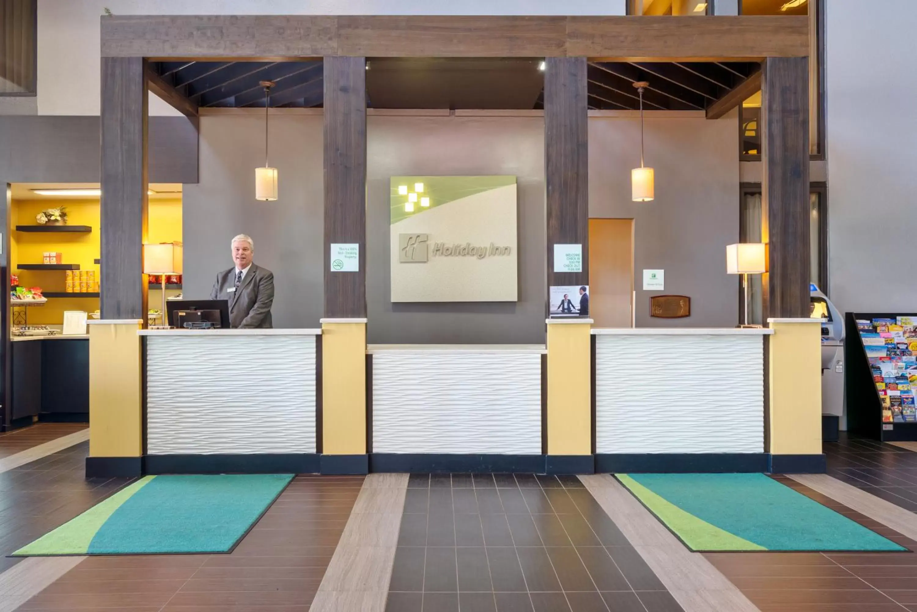 Lobby or reception in Holiday Inn Morgantown - Reading Area, an IHG Hotel