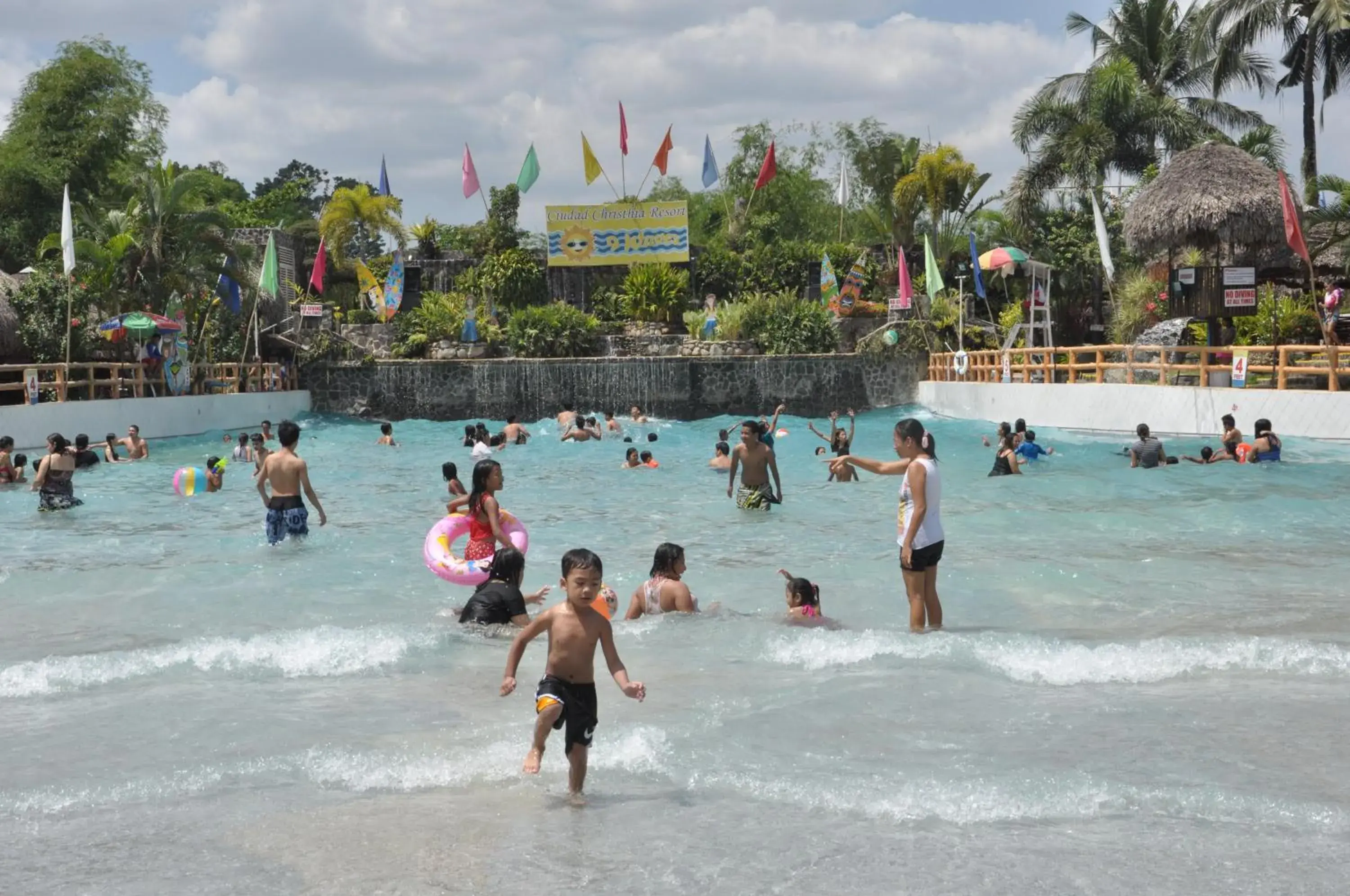 Swimming pool in Ciudad Christhia Resort, 9 Waves