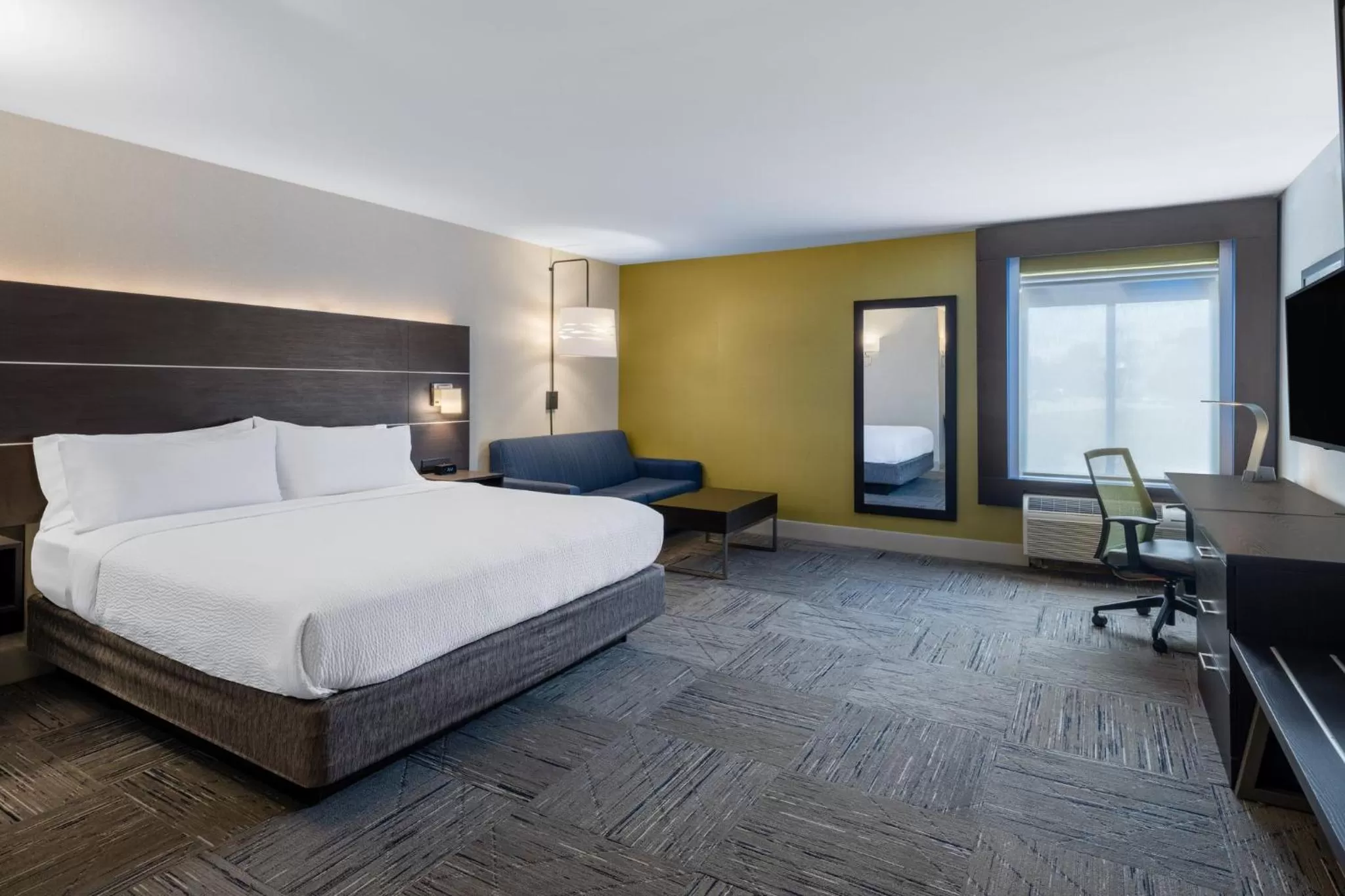 Photo of the whole room, Bed in Holiday Inn Express Corydon by IHG