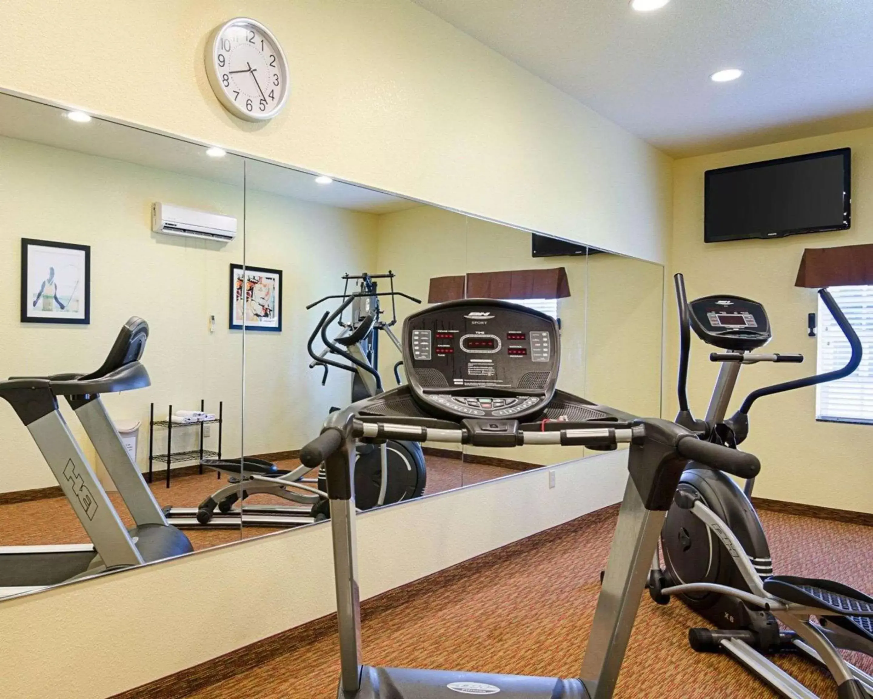 Fitness centre/facilities in Comfort Inn & Suites Orange - Montpelier Fitness centre/facilities in Comfort Inn & Suites Orange - Montpelier