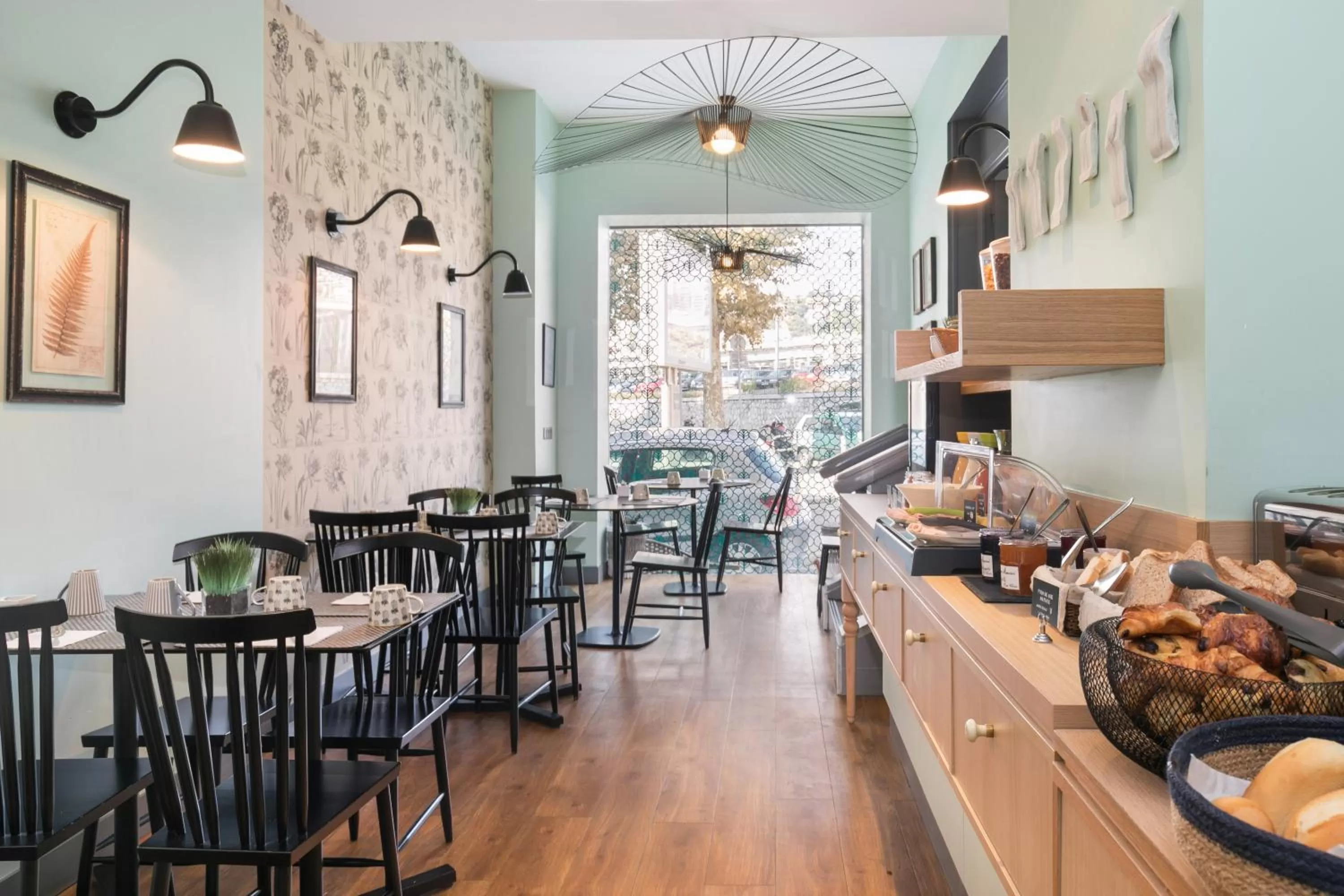 Breakfast in Villa Bougainville by Happyculture