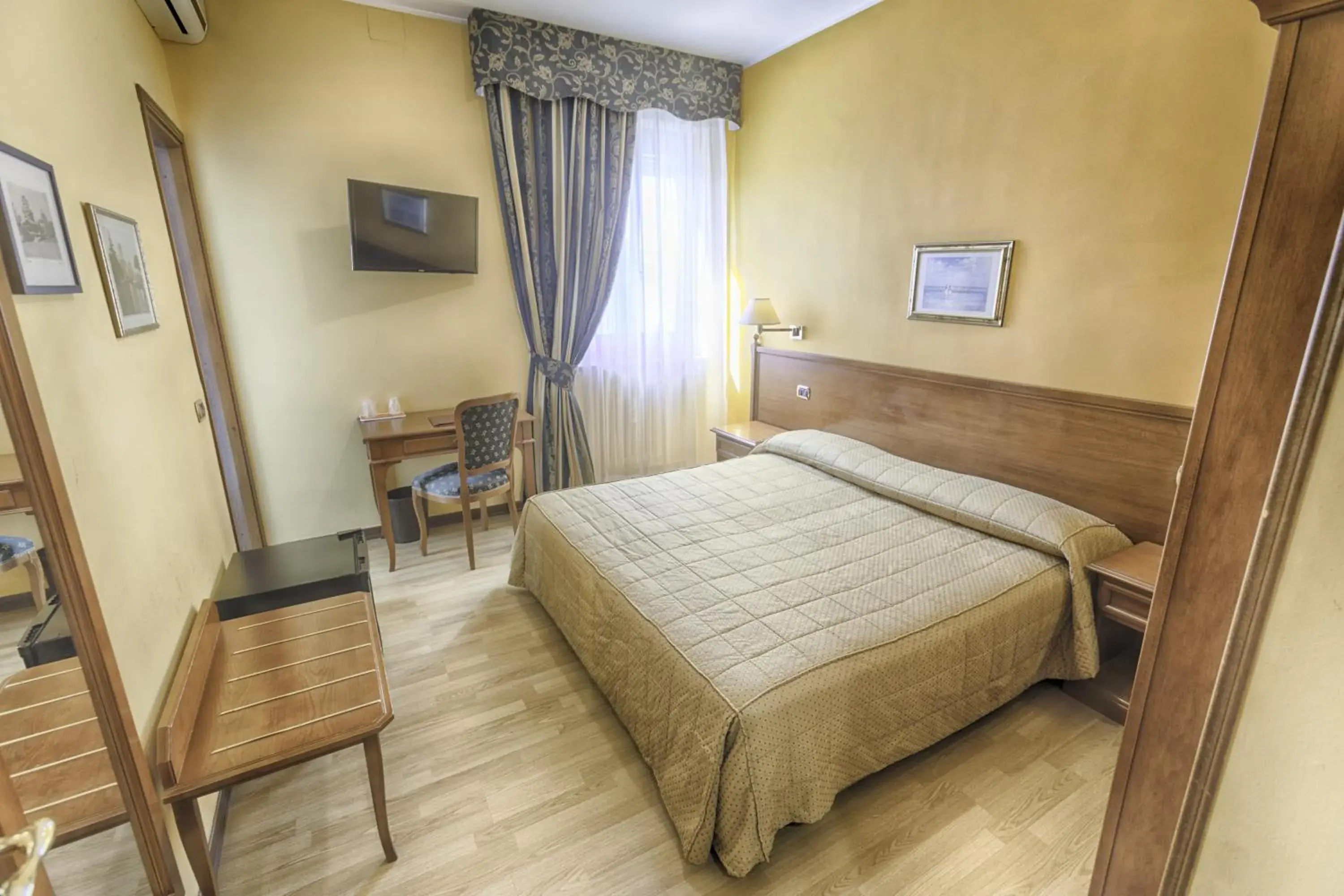 Photo of the whole room, Bed in Hotel Il Vigneto