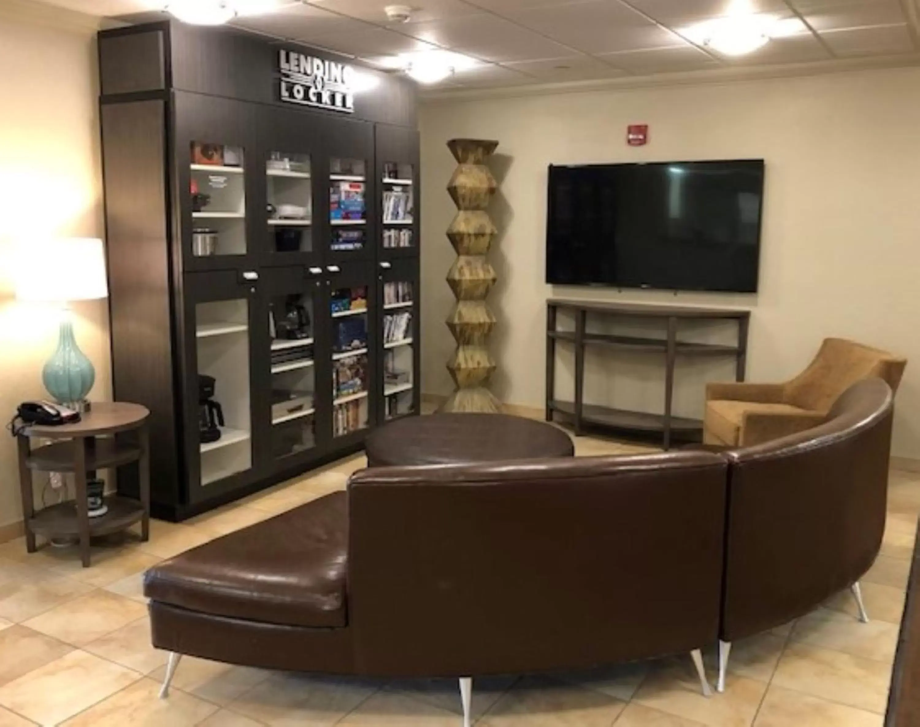 Lobby or reception, Seating Area in Candlewood Suites Fort Wayne - NW, an IHG Hotel