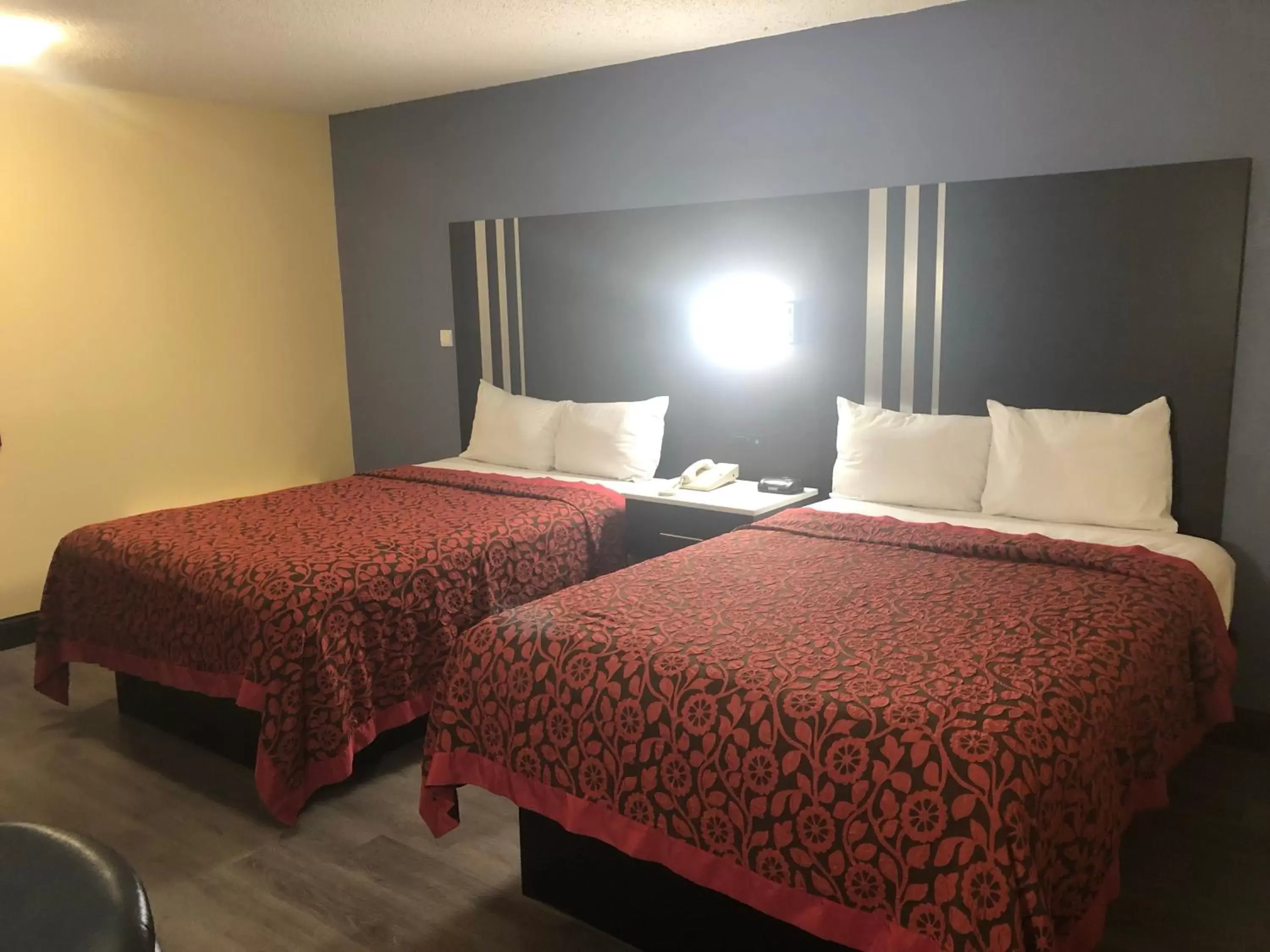 Bedroom, Bed in Days Inn by Wyndham Grove City Columbus South
