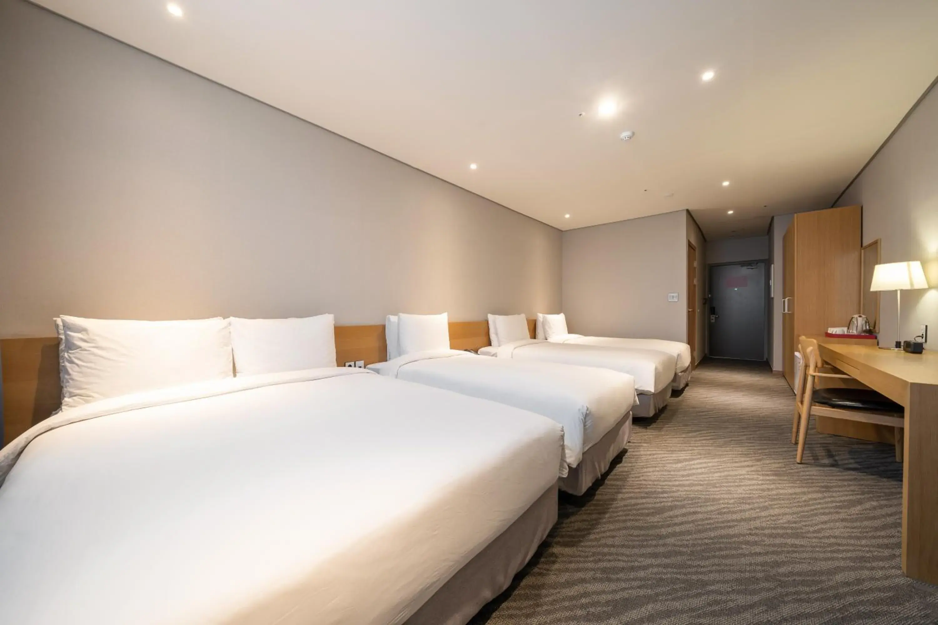 Bedroom, Bed in Ramada by Wyndham Seoul Dongdaemun