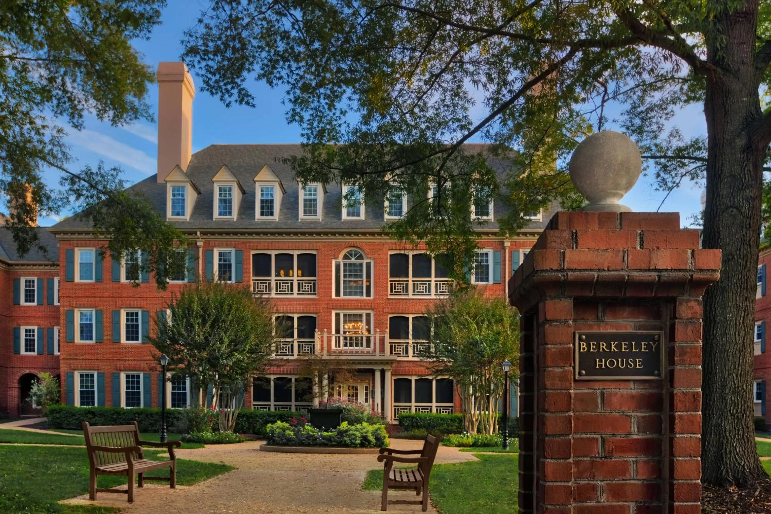 Property Building in Marriott's Manor Club at Ford's Colony