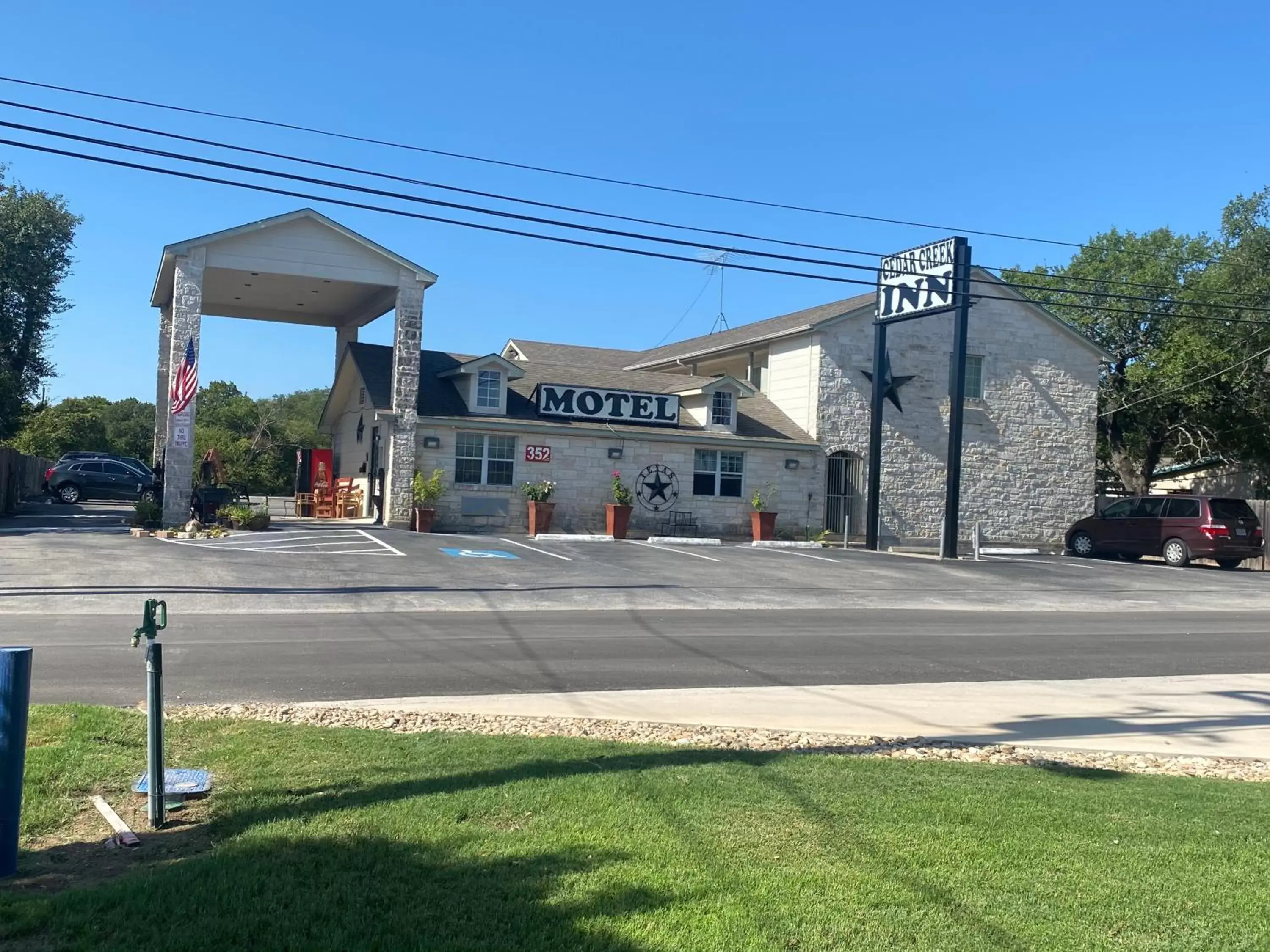 Property Building in Cedar Creek Inn