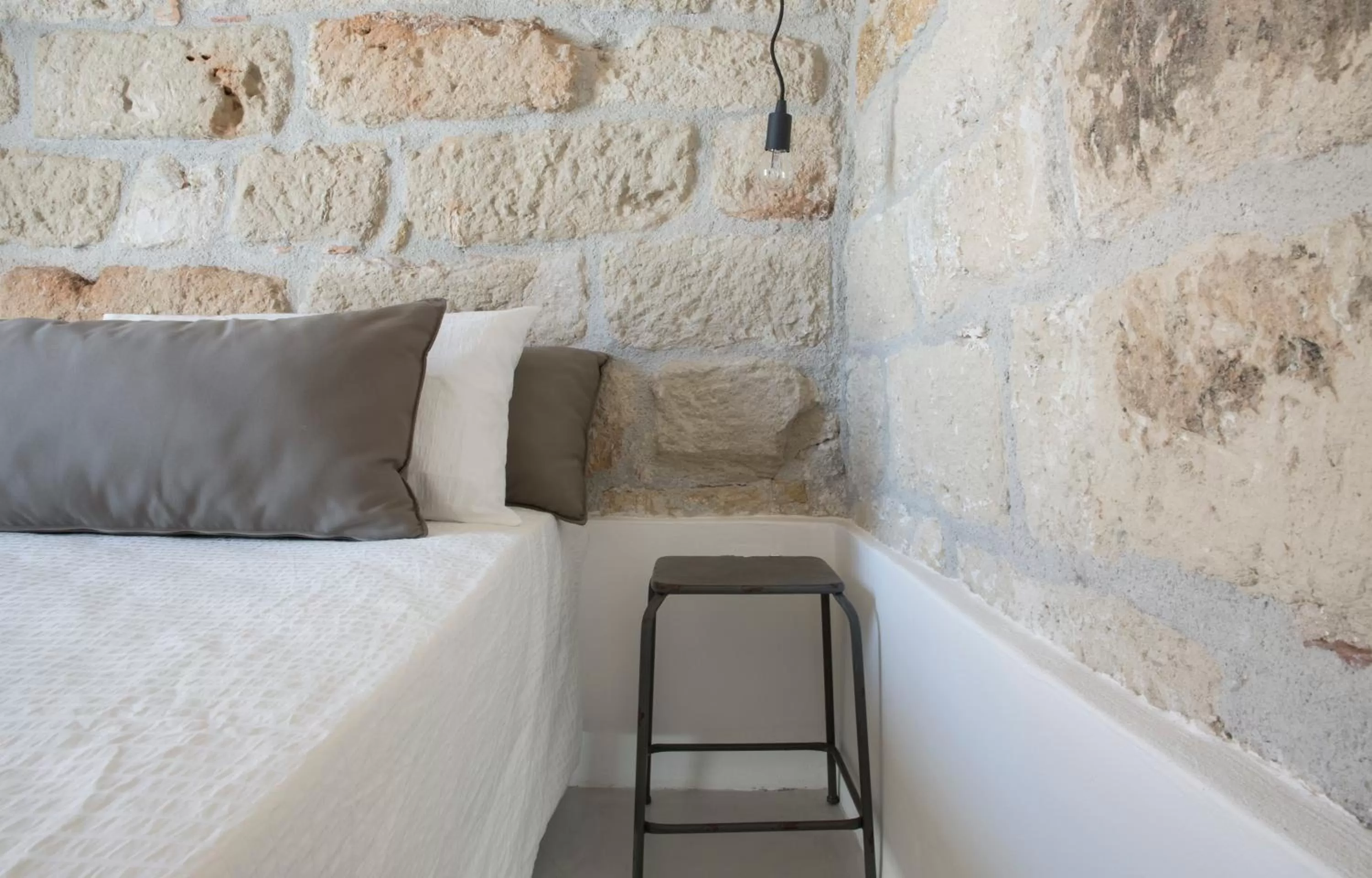 Decorative detail, Bed in Settegrana