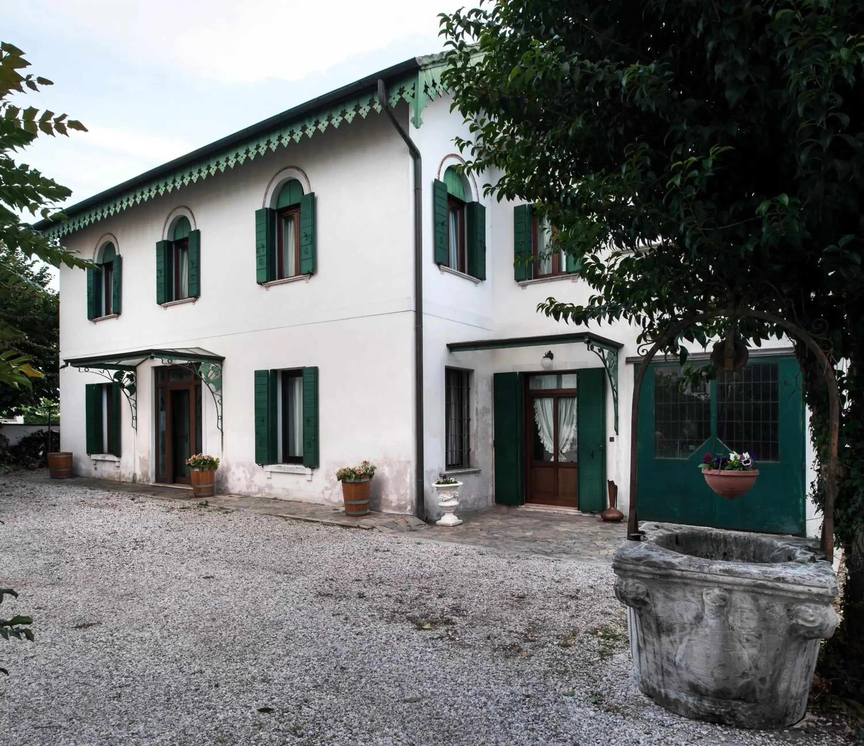 Property Building in Casa Lunia Guesthouse