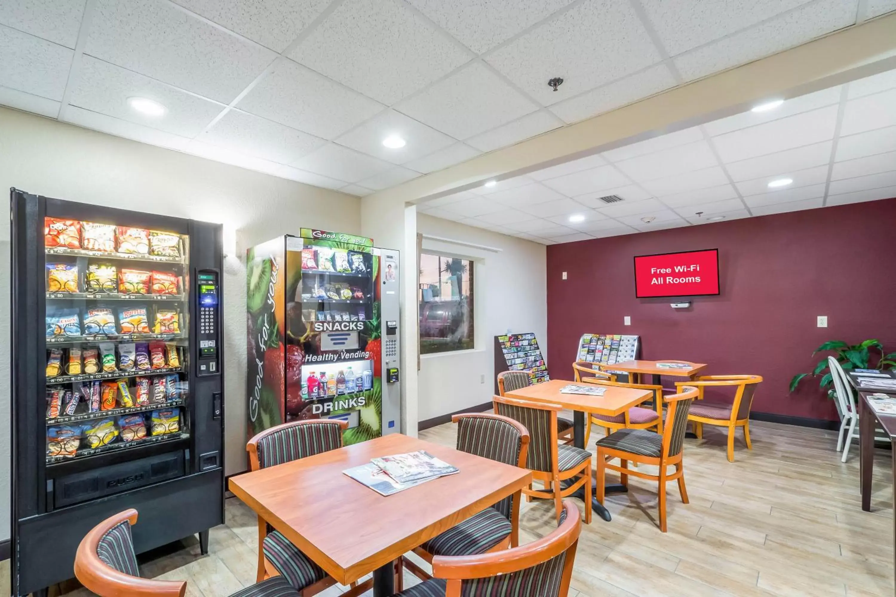 Coffee/tea facilities, Restaurant/Places to Eat in Red Roof Inn Ocala