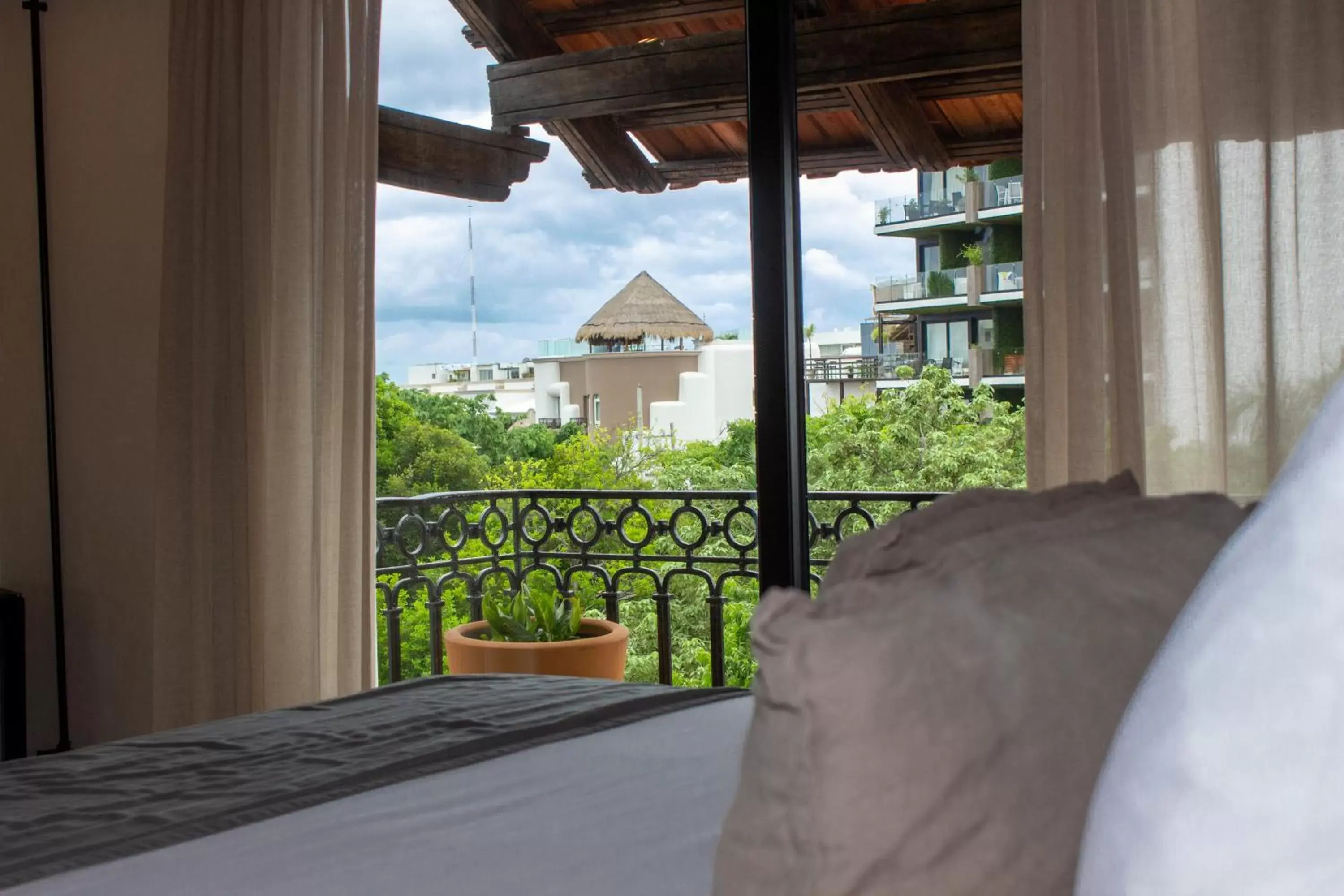 Balcony/Terrace, Bed in "5TH AVE Caribbean Paradise Boutique Hotel "by BFH"