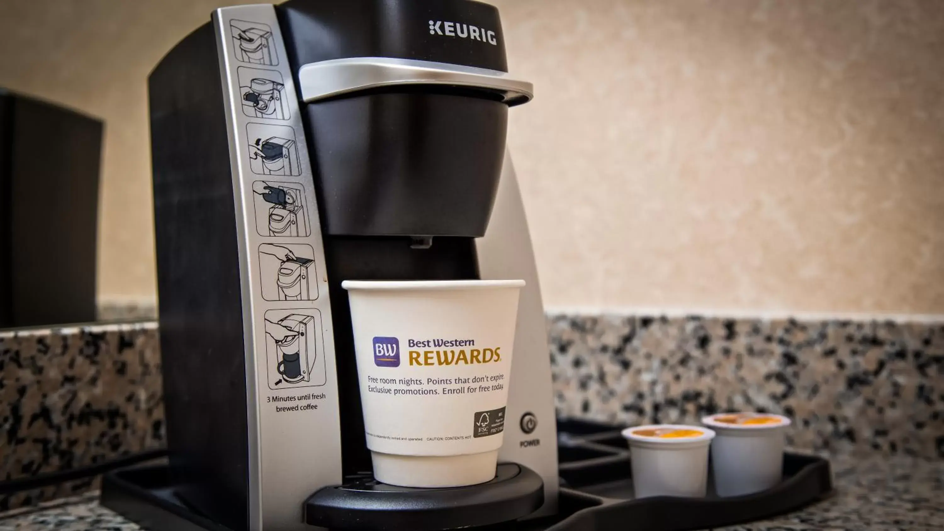 Coffee/tea facilities in Best Western Plus Howe Inn