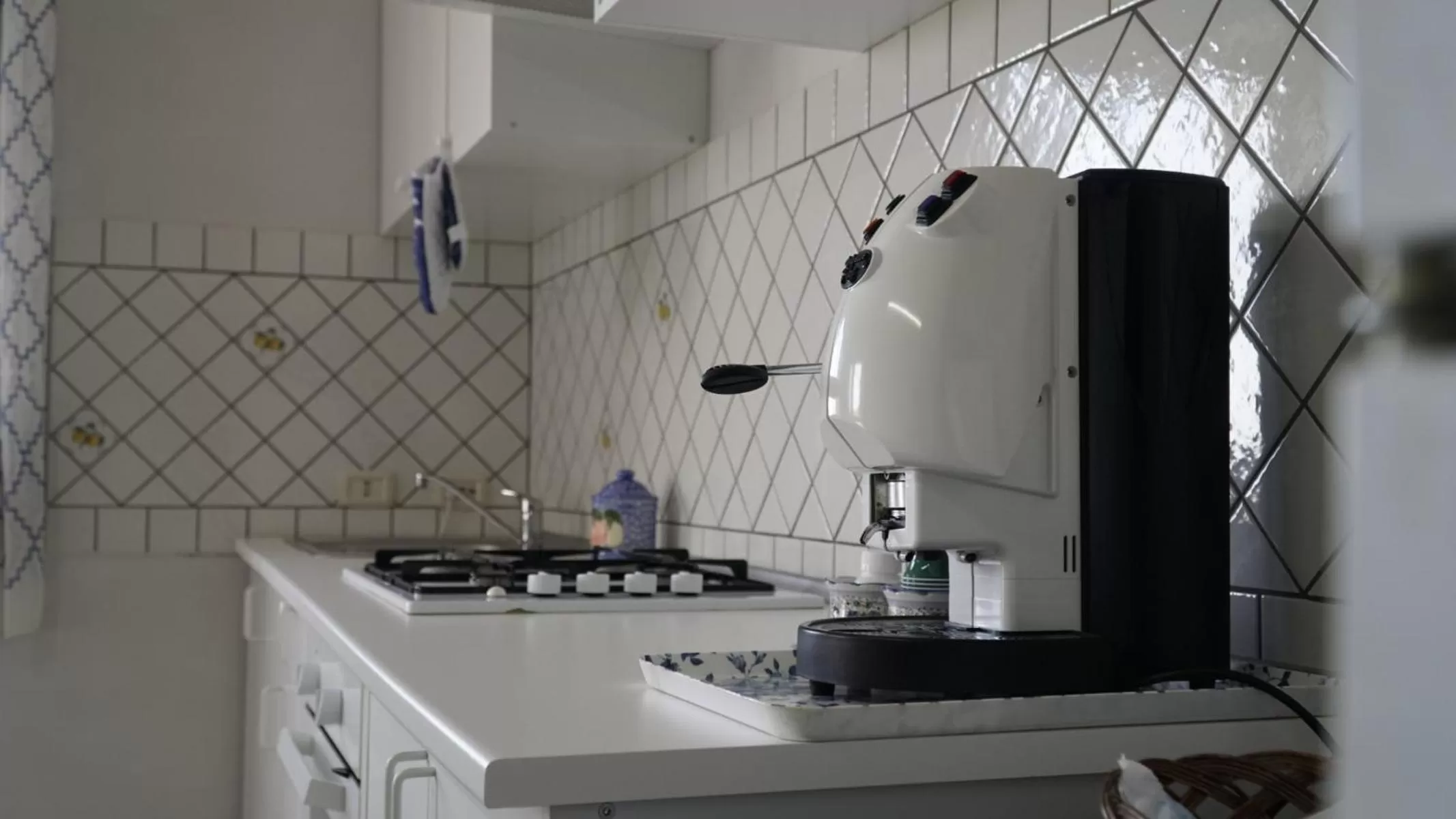 Coffee/tea facilities in Deep Sea Residence