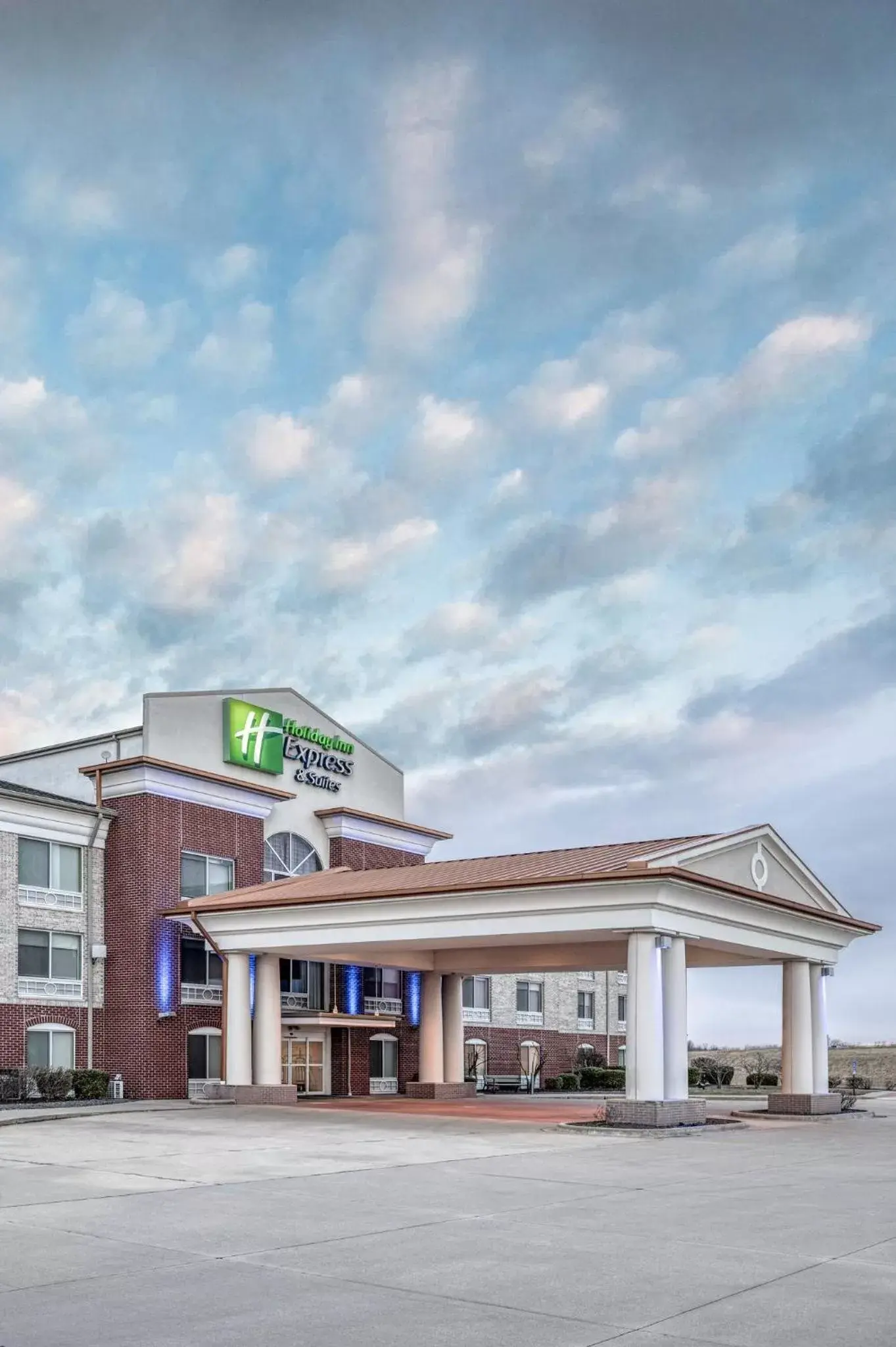 Property Building in Holiday Inn Express & Suites Vandalia, an IHG Hotel