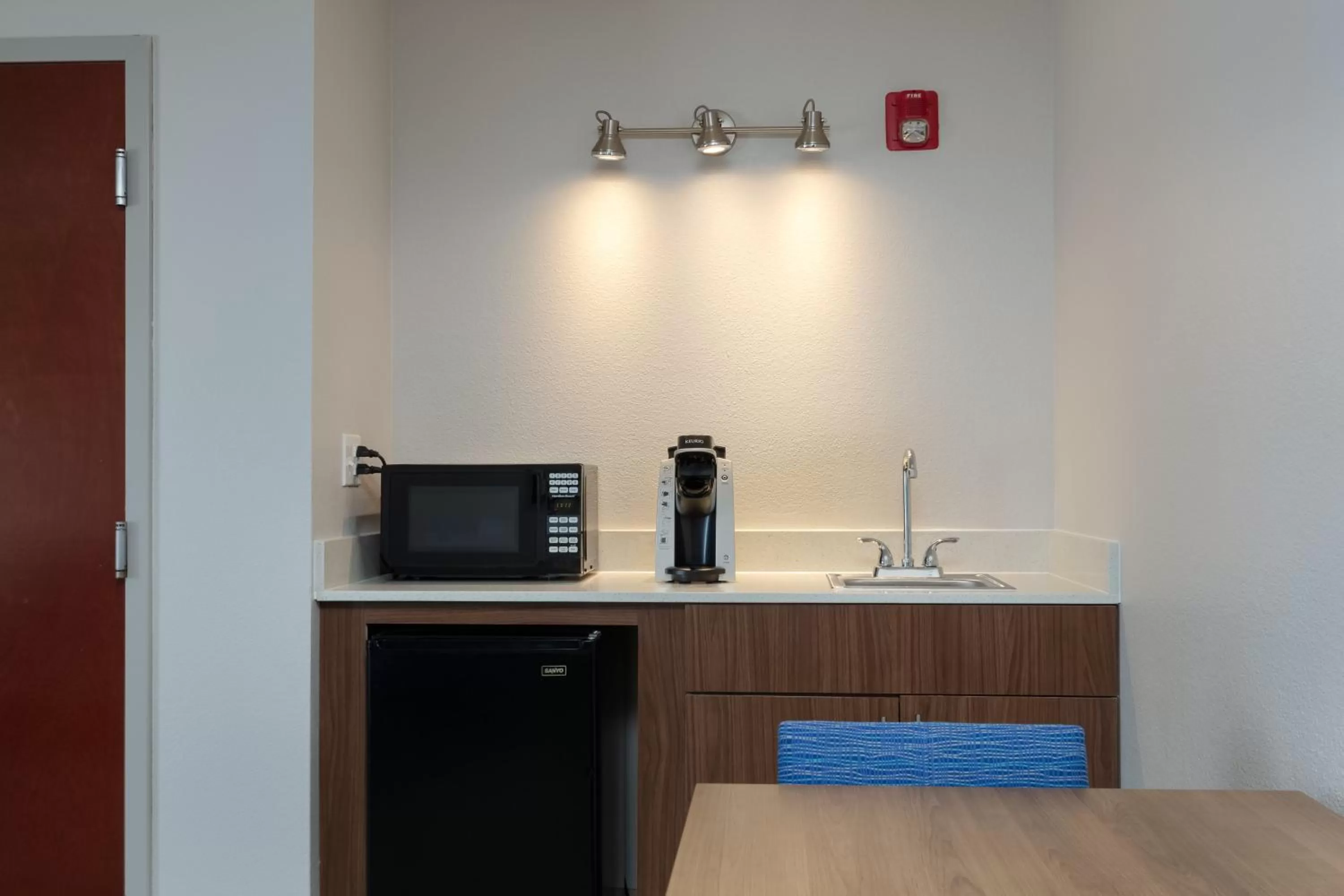 Photo of the whole room in Holiday Inn Express & Suites Milton East I-10 by IHG