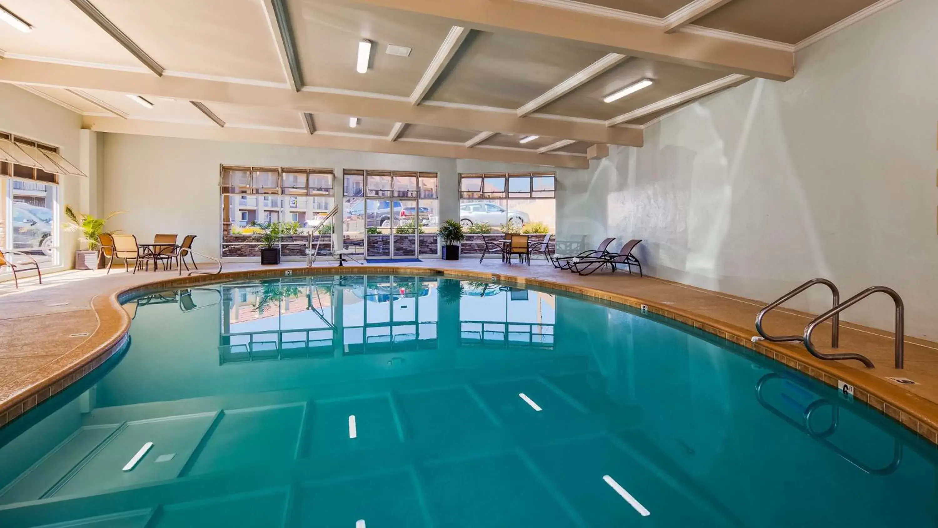On site, Swimming Pool in Best Western Hoover Dam Hotel