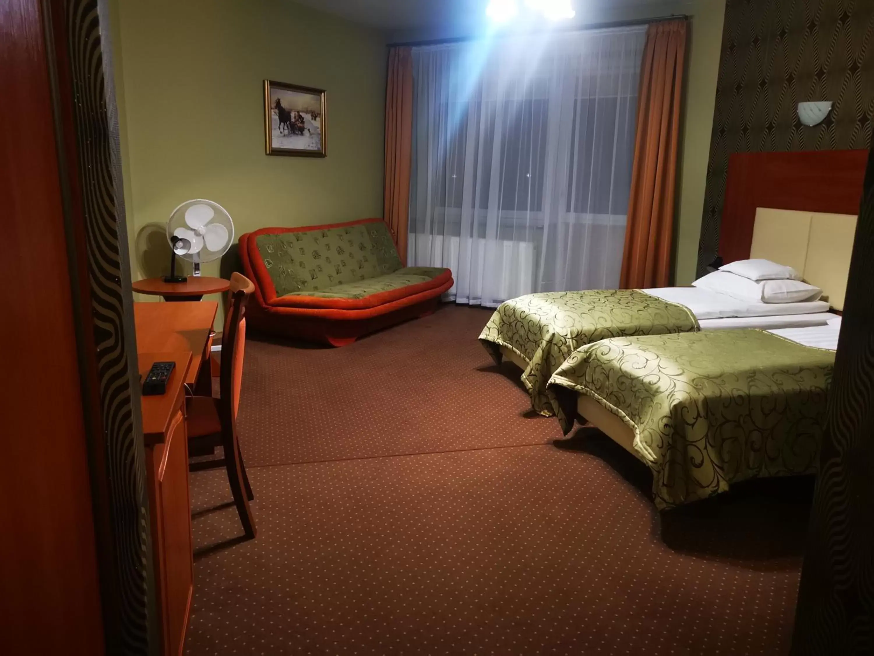 Triple Room - single occupancy in Hotel i Restauracja Bona Triple Room - single occupancy in Hotel i Restauracja Bona