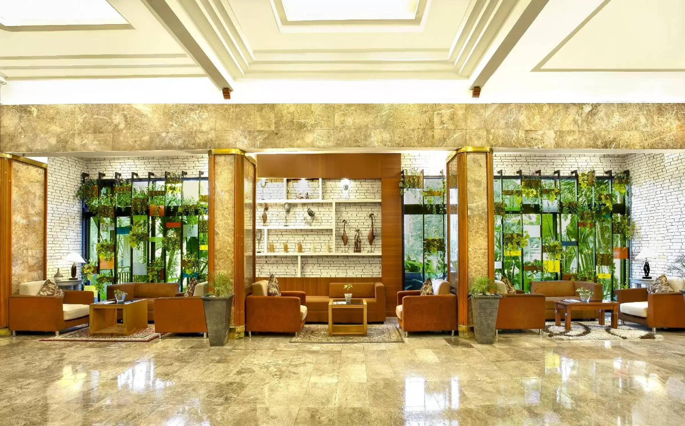 Lobby or reception, Lounge/Bar in Grand Inna Tunjungan