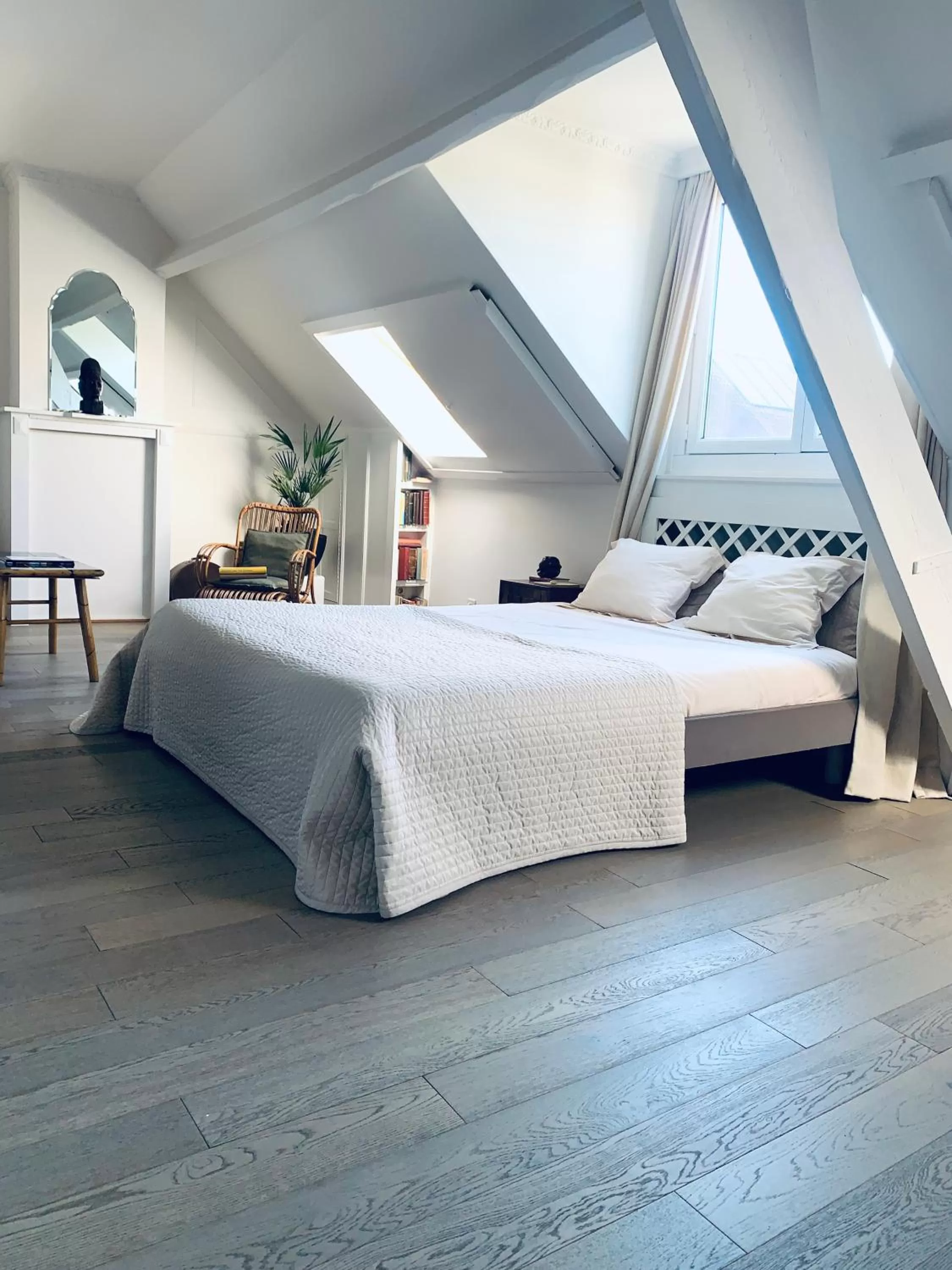 Bed in Maison d'Artiste