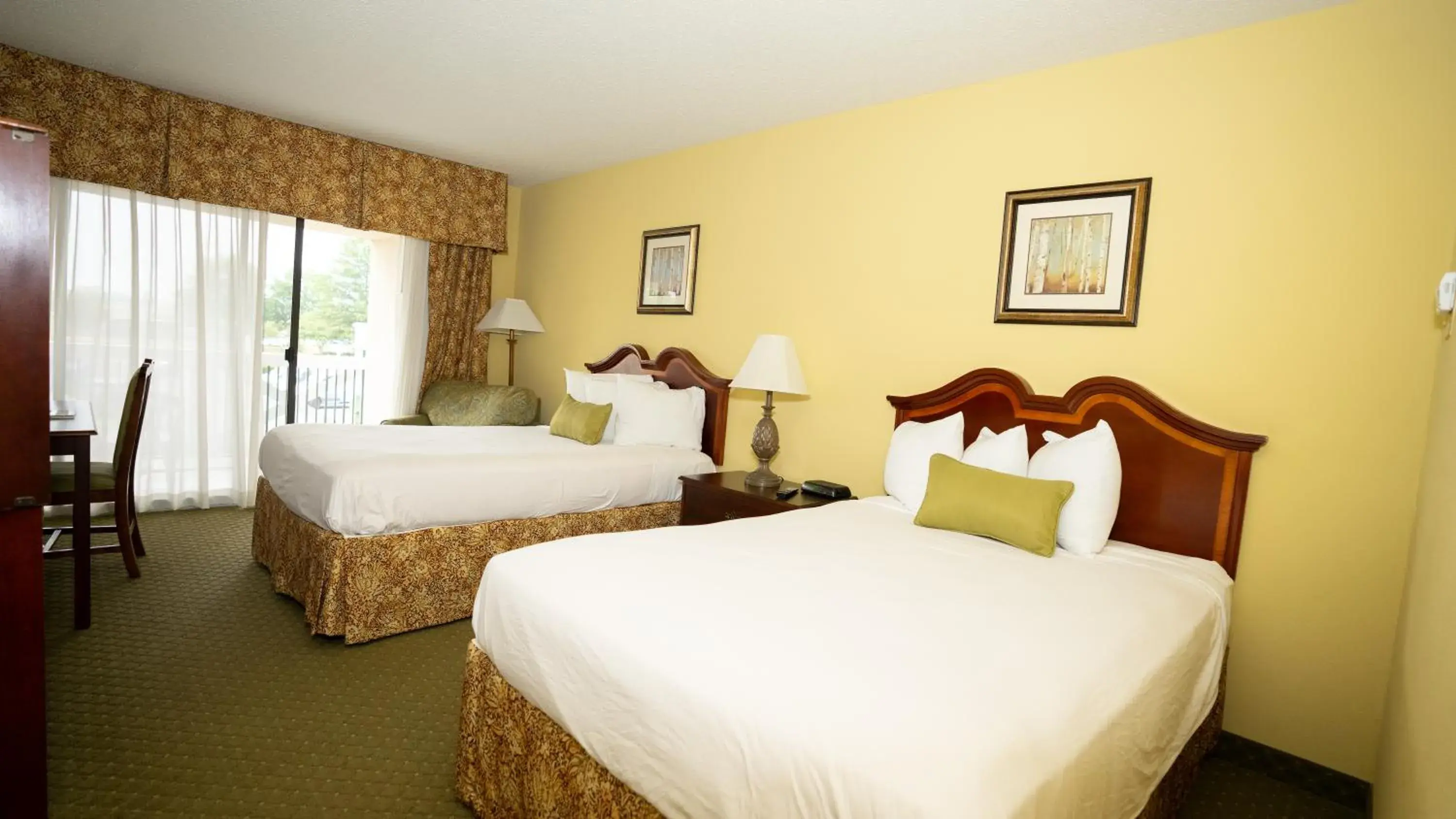 Bedroom, Bed in Clarion Hotel & Suites Convention Center Fredericksburg