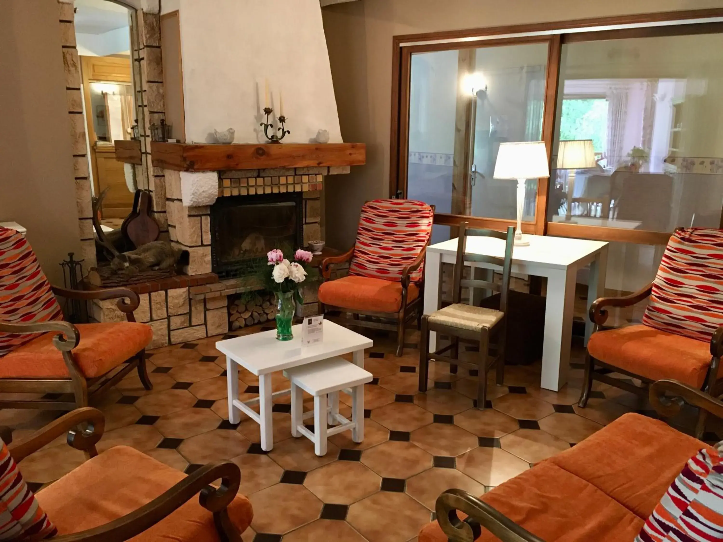 Lounge or bar, Seating Area in Le Catinat Fleuri
