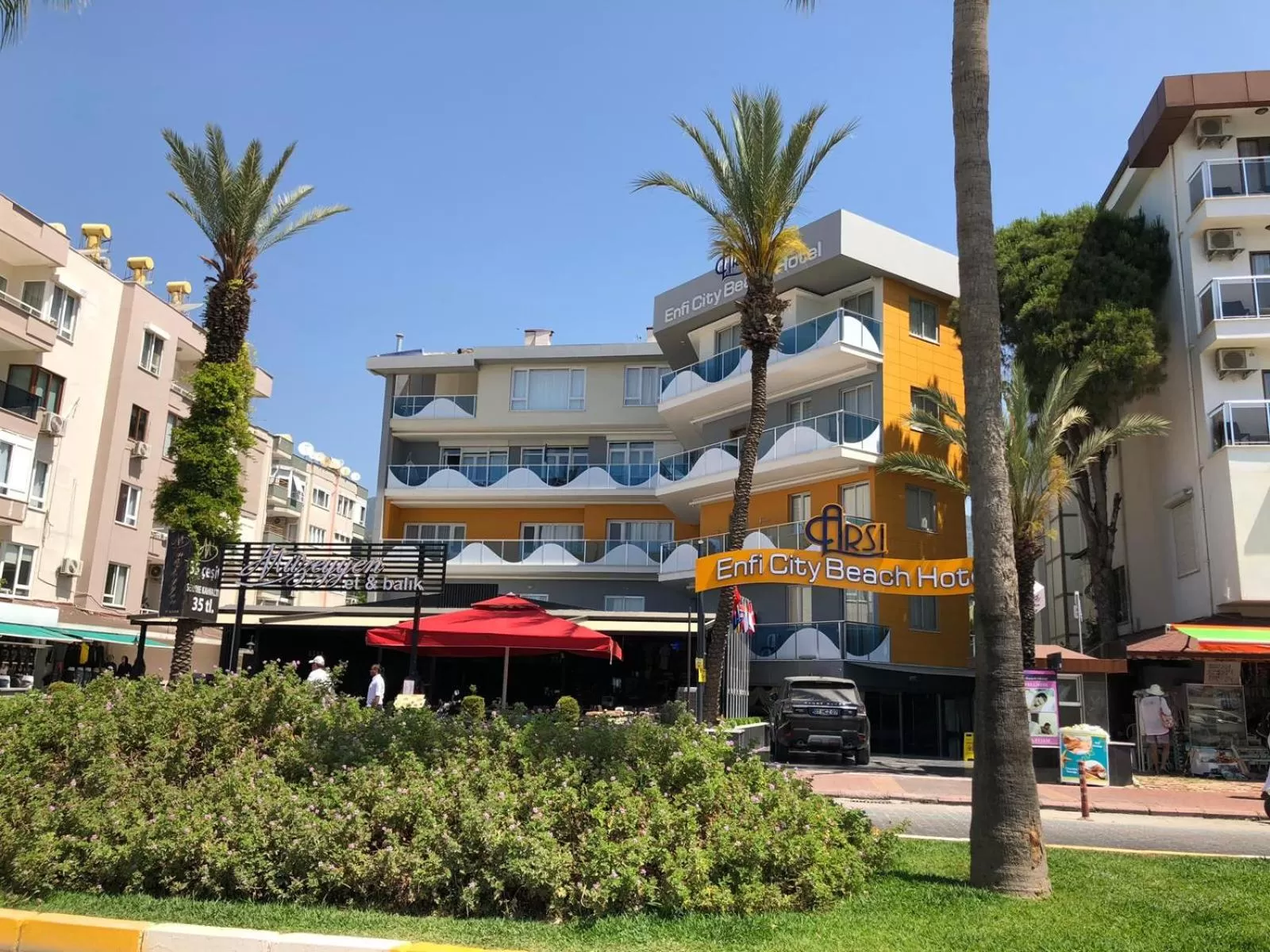 Property building in Arsi Enfi City Beach Hotel